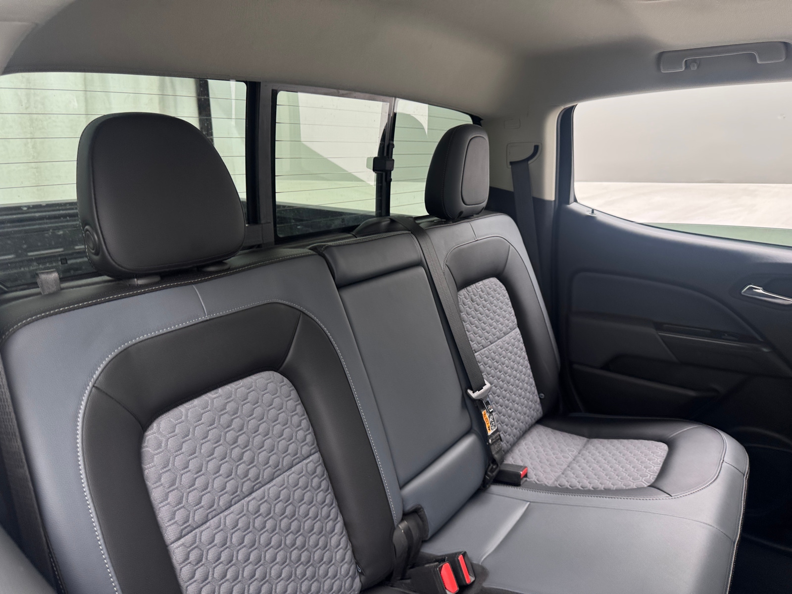 Thumbnail: 2022 Chevrolet Colorado - 6