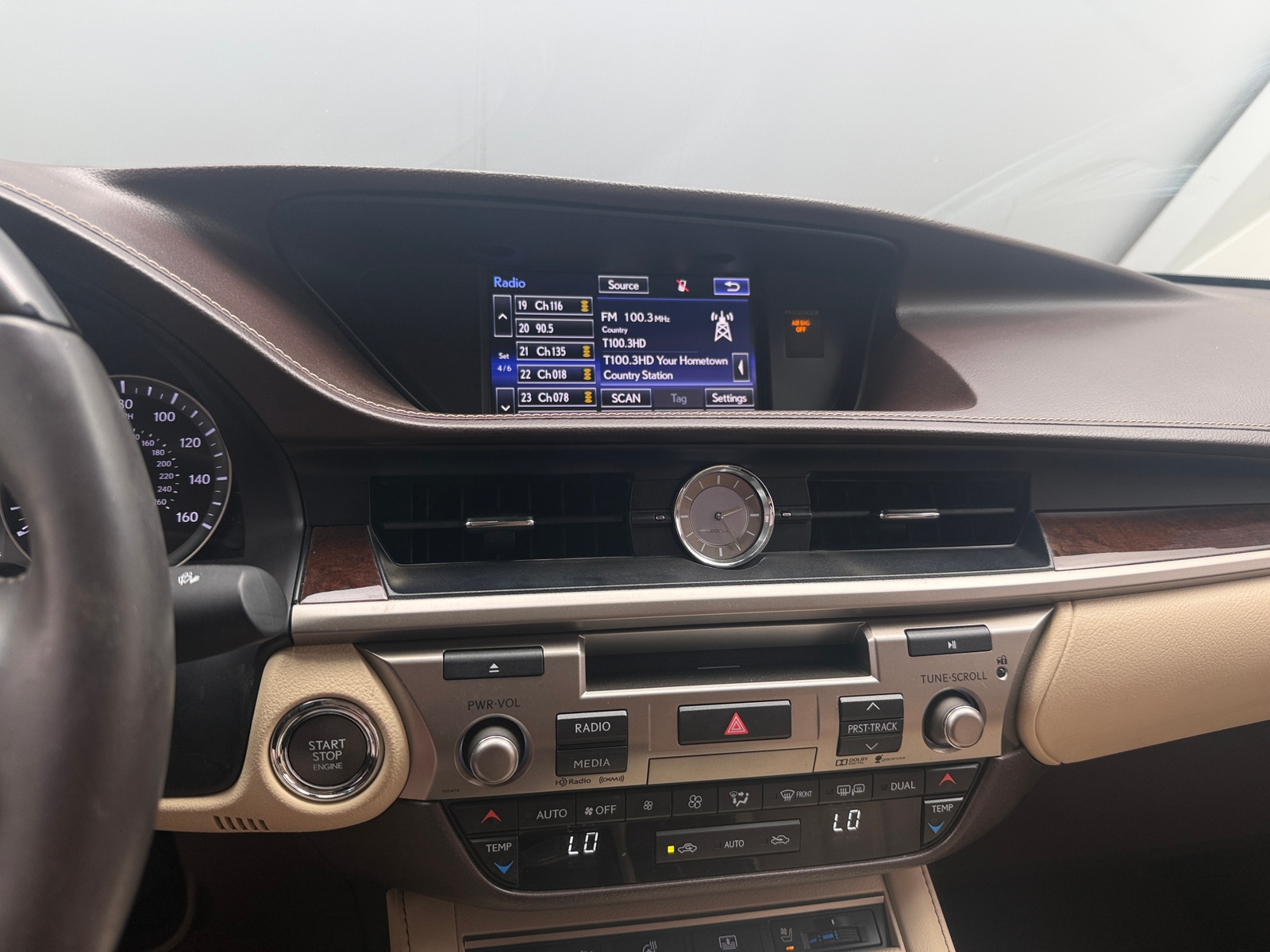 Thumbnail: 2016 Lexus ES - 4