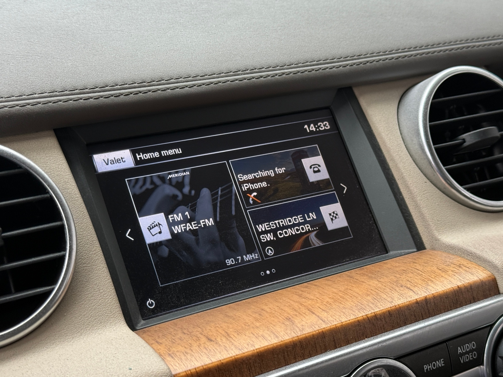 Thumbnail: 2016 Land Rover LR4 - 3