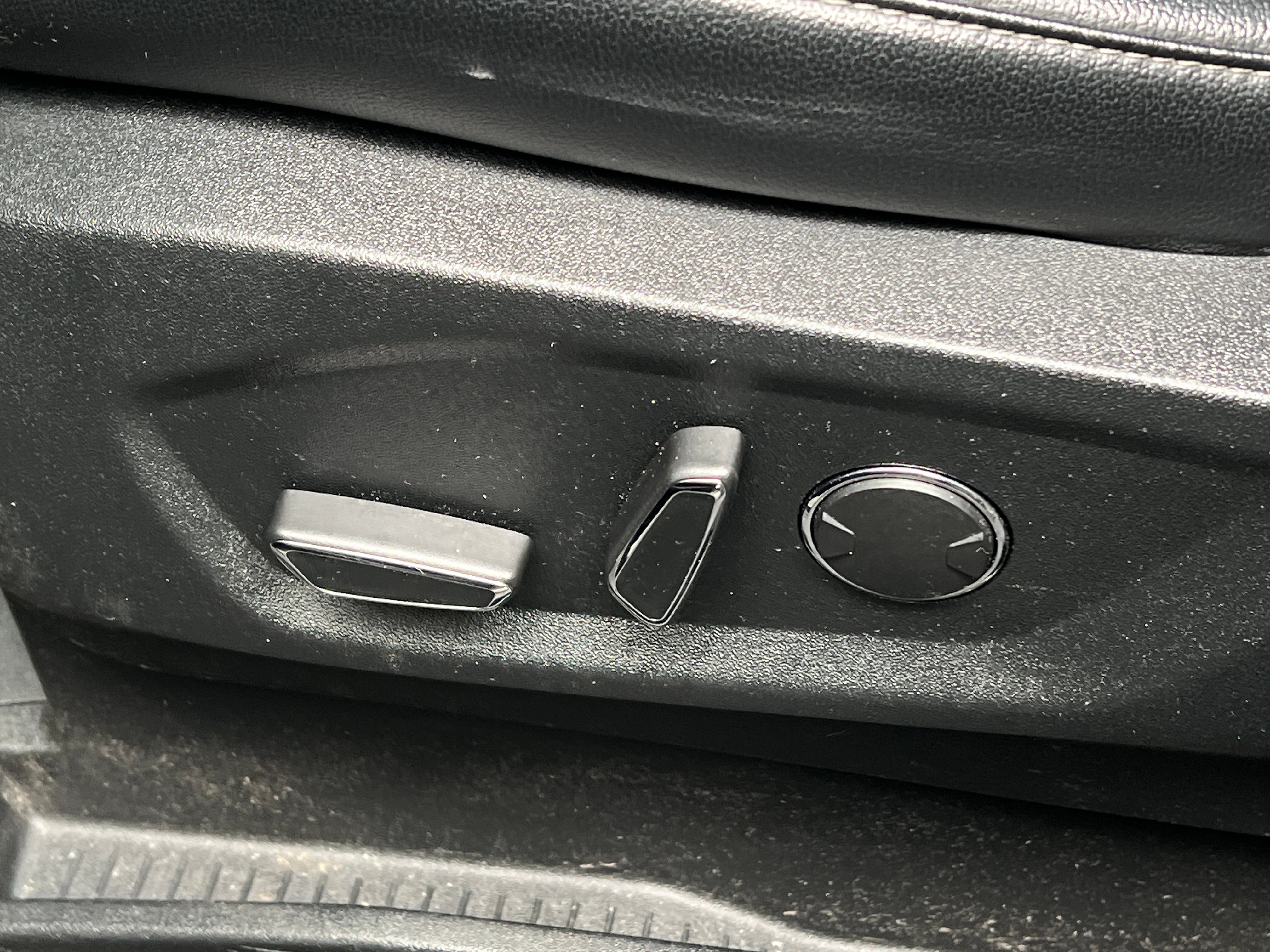 Used 2018 Ford Edge SEL with VIN 2FMPK4J91JBC61341 for sale in Pewaukee, WI