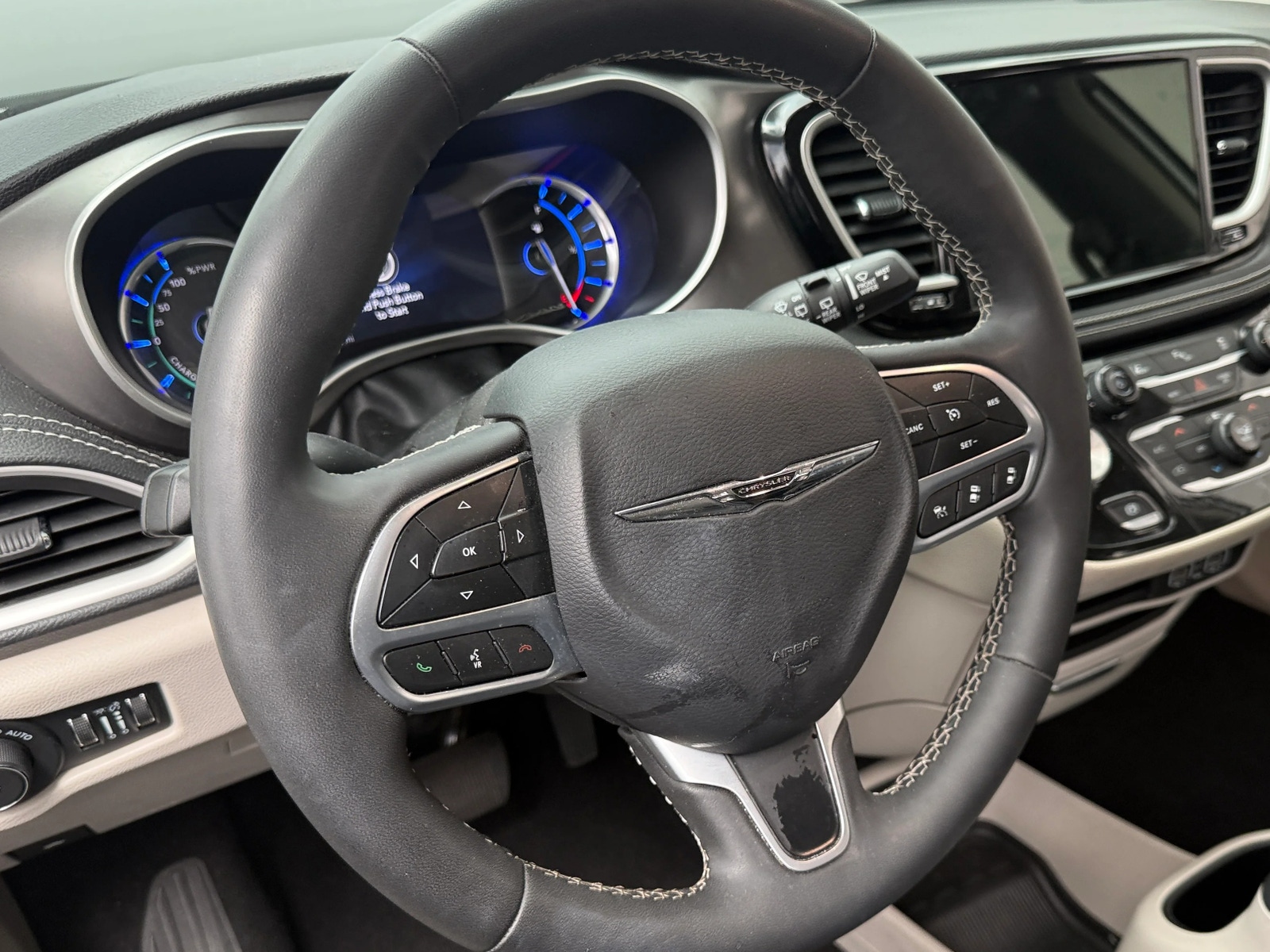 Thumbnail: 2024 Chrysler Pacifica - 4