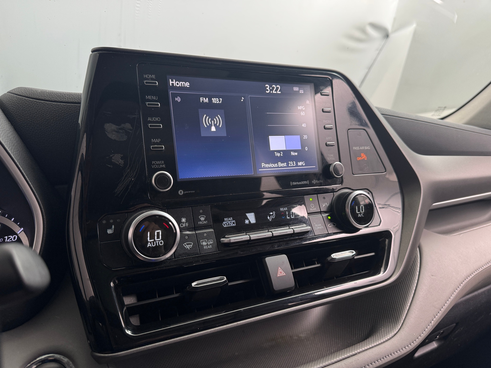 Thumbnail: 2022 Toyota Highlander - 3