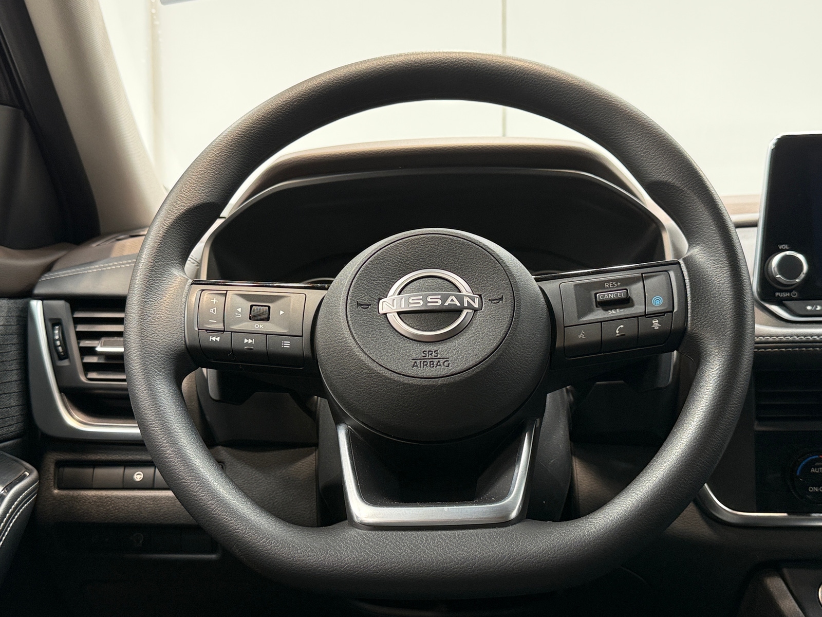 Thumbnail: 2023 Nissan Rogue - 5