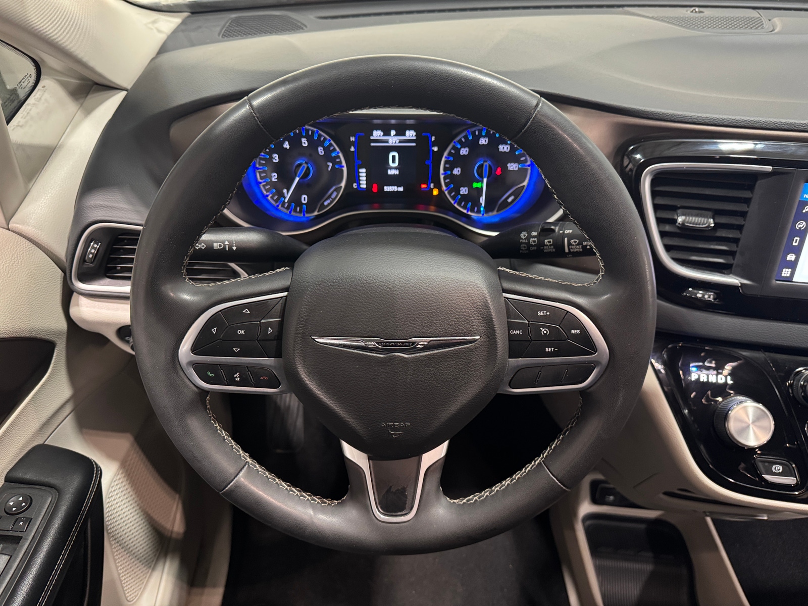 Thumbnail: 2022 Chrysler Voyager - 5