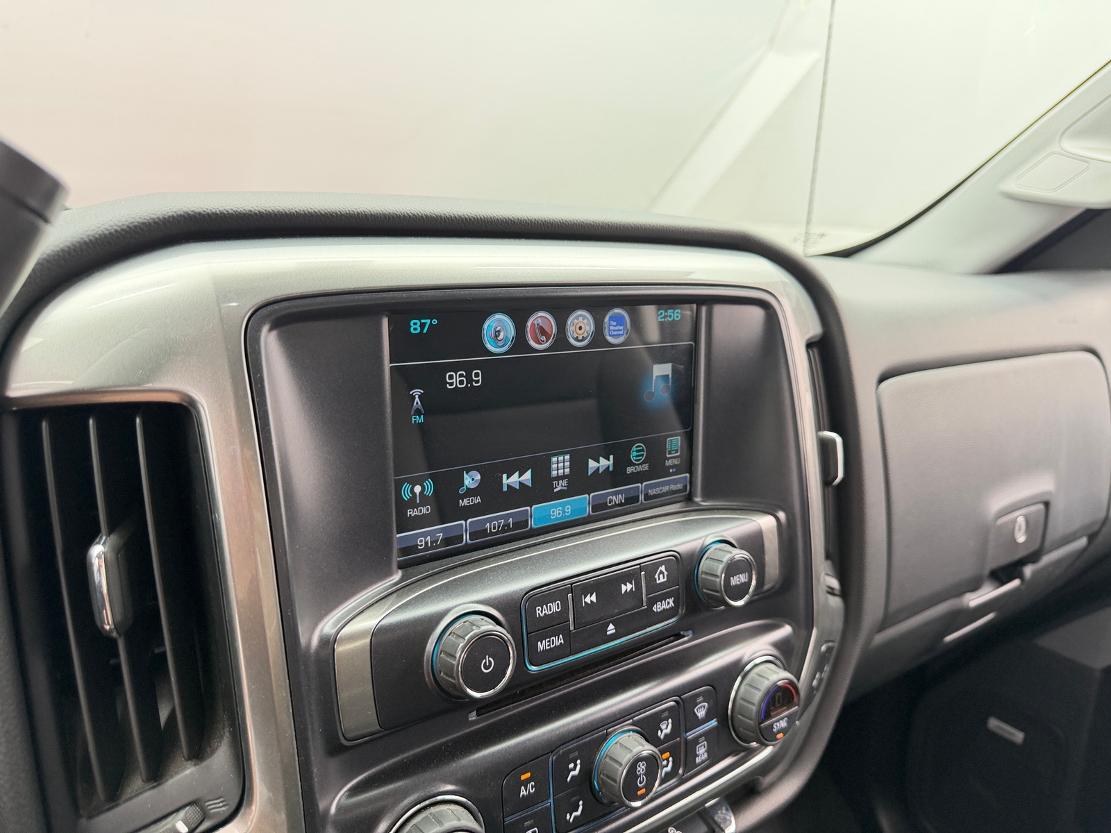 Thumbnail: 2018 Chevrolet Silverado 1500 - 4