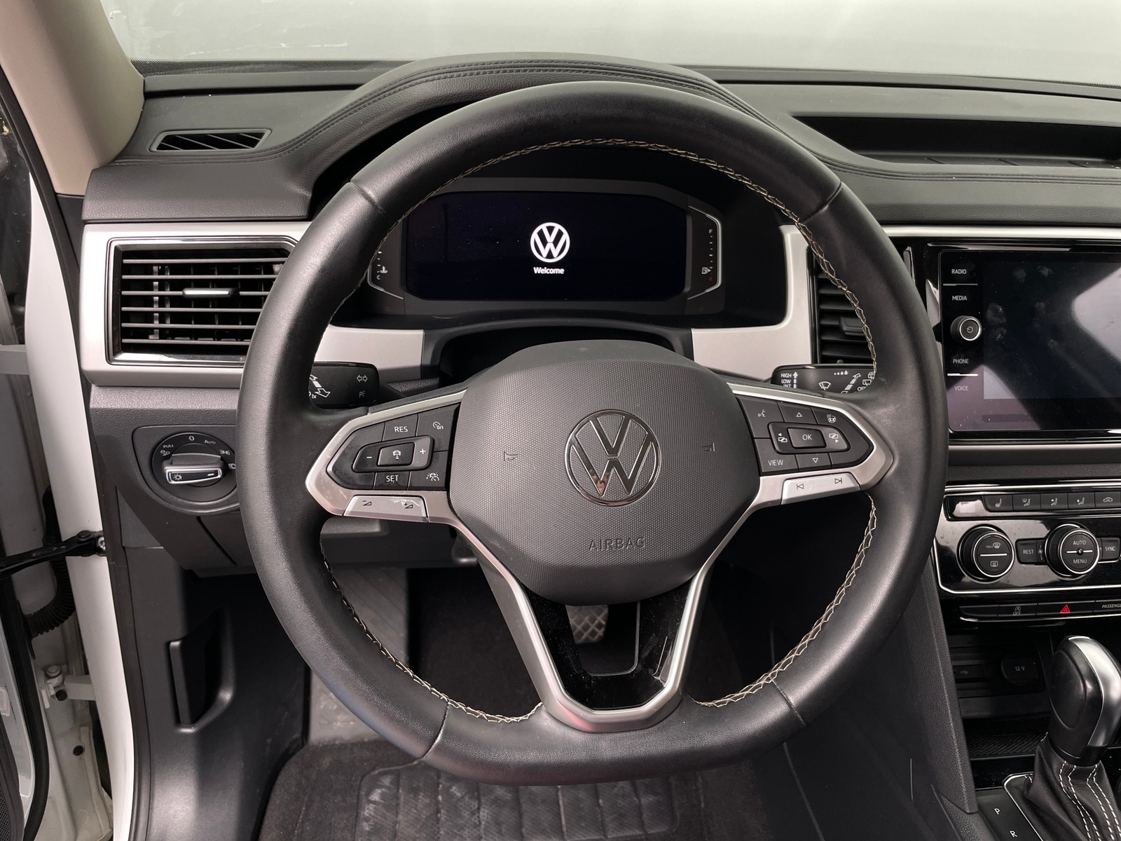 Thumbnail: 2023 Volkswagen Atlas - 4
