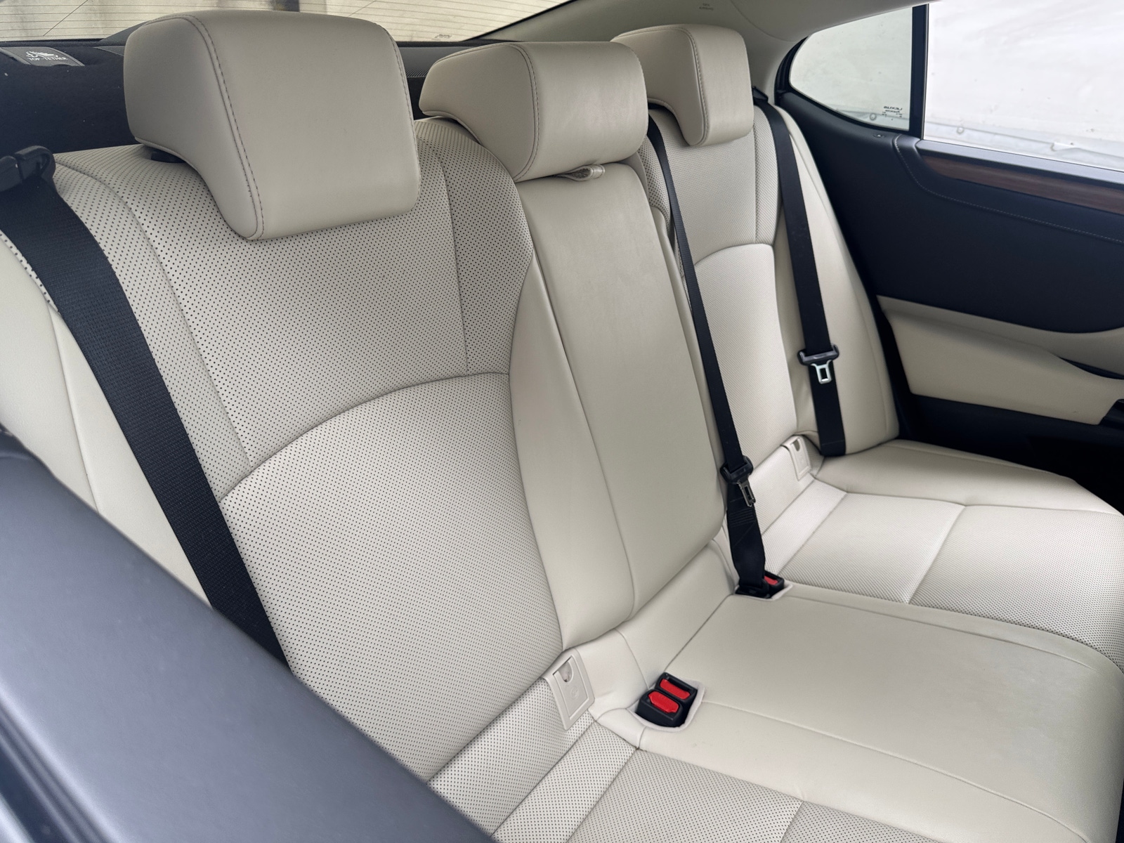 Thumbnail: 2025 Lexus ES - 5