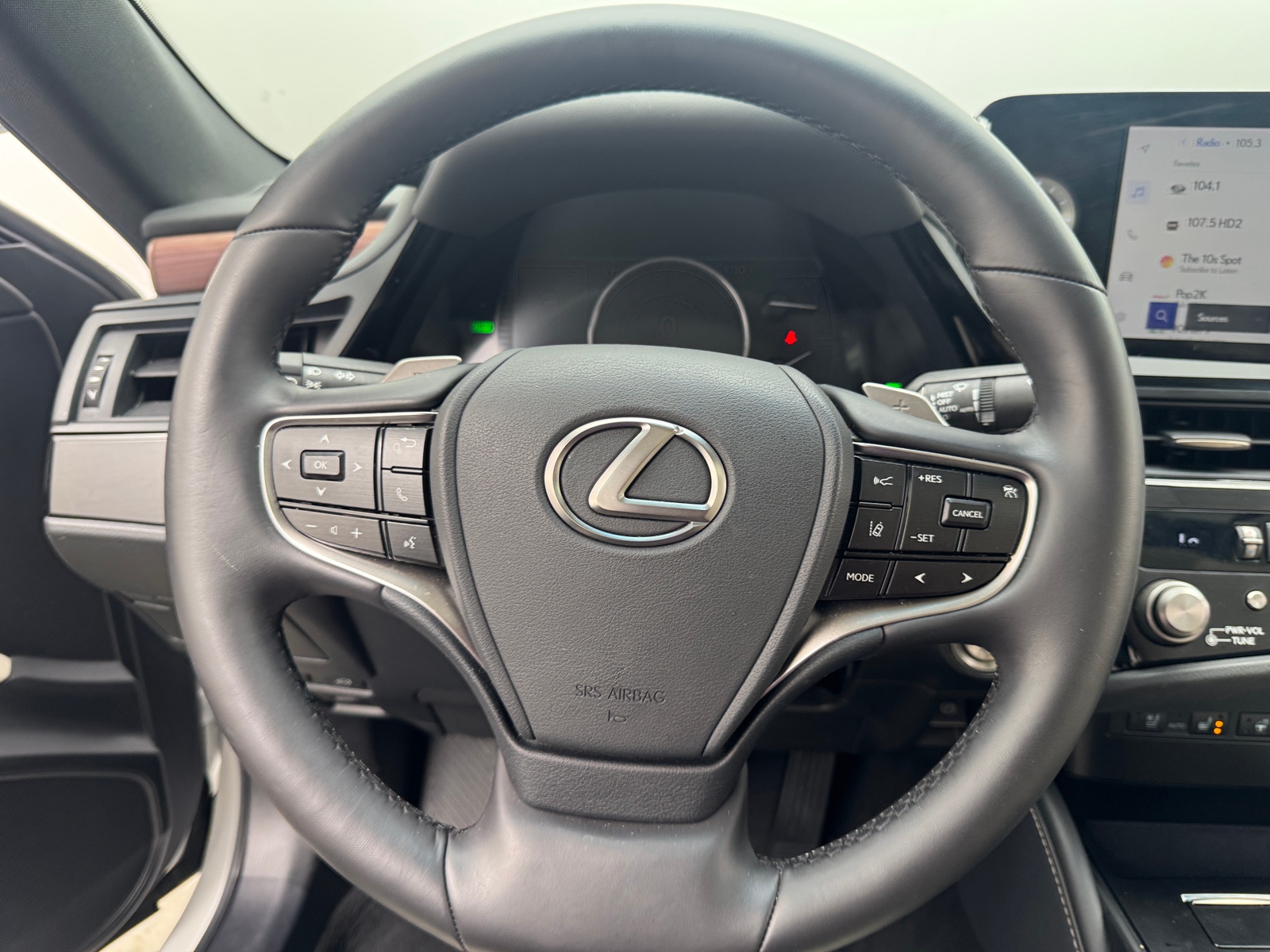 Thumbnail: 2025 Lexus ES - 4