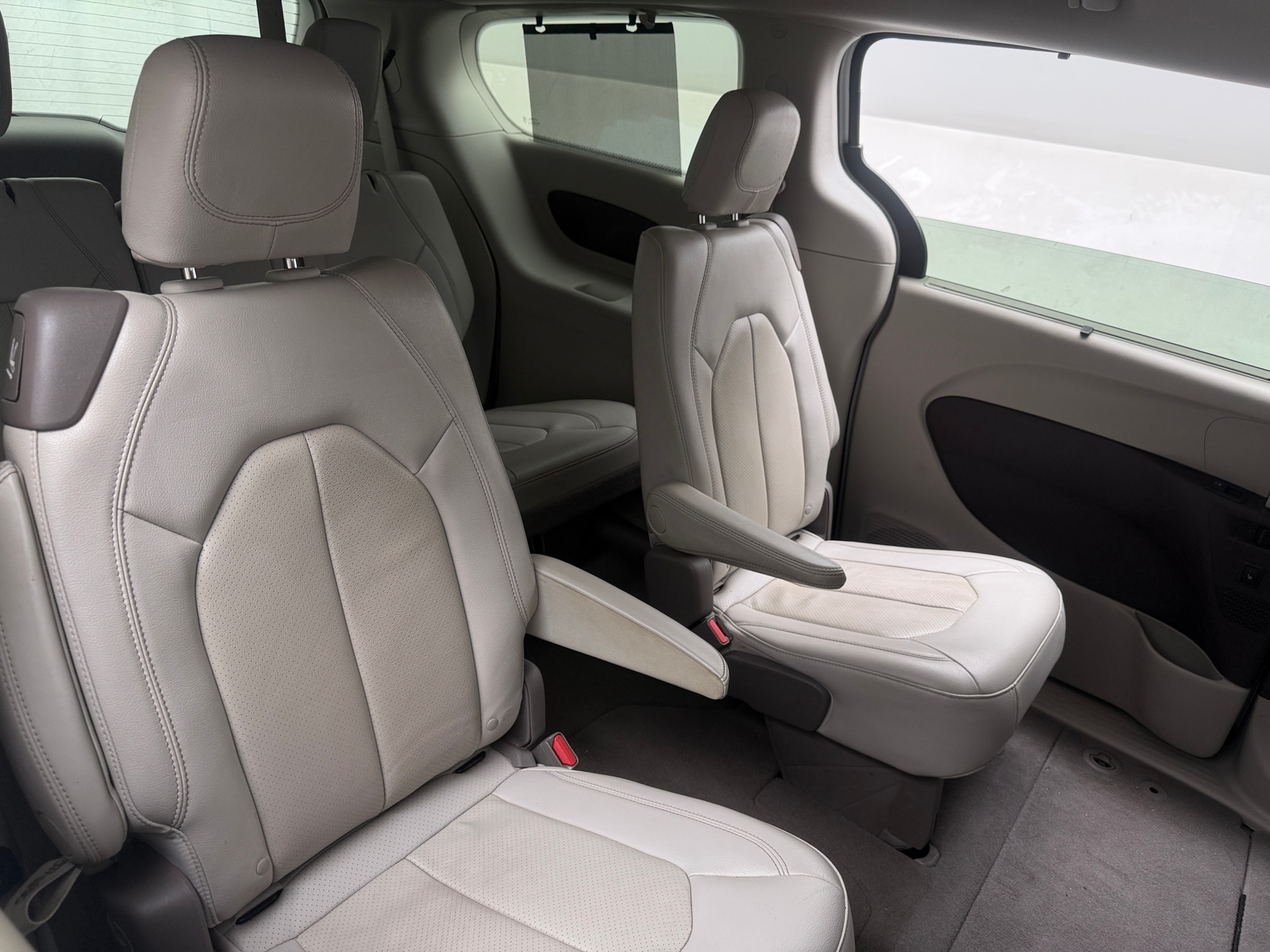 Thumbnail: 2020 Chrysler Pacifica - 5