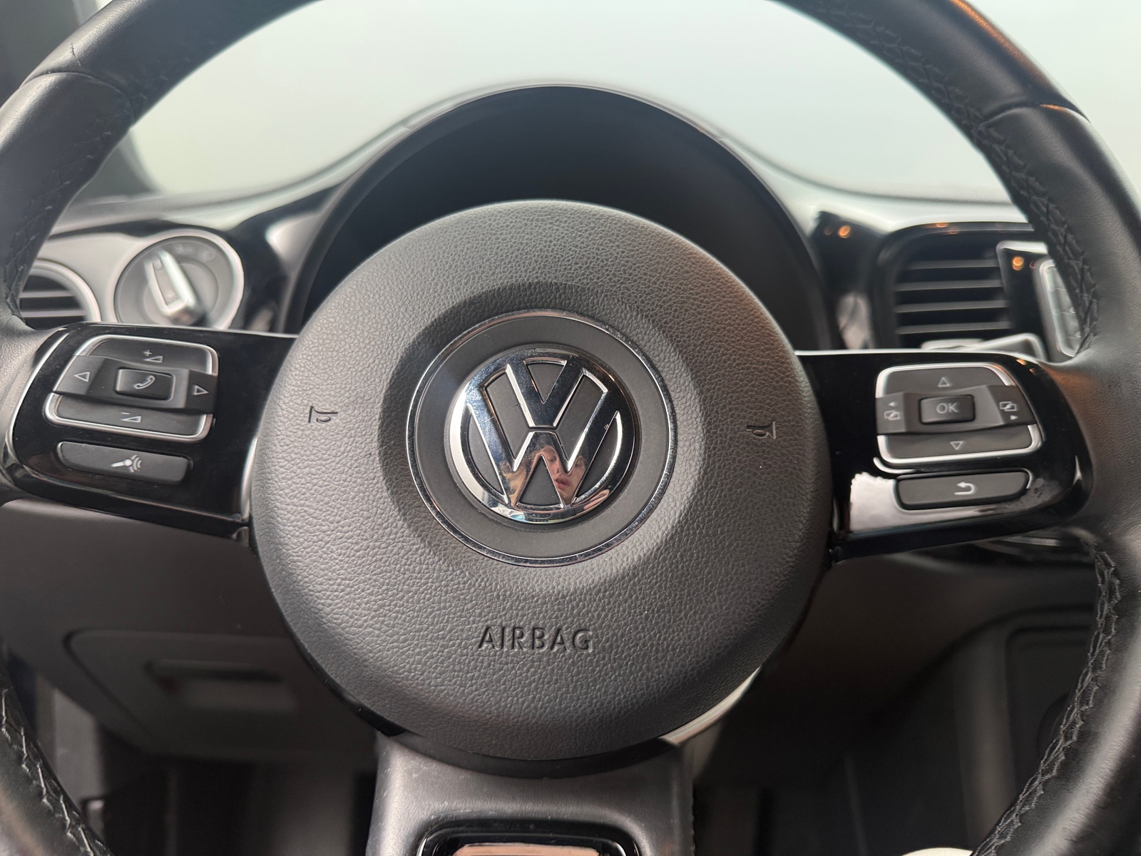Thumbnail: 2018 Volkswagen Beetle - 5