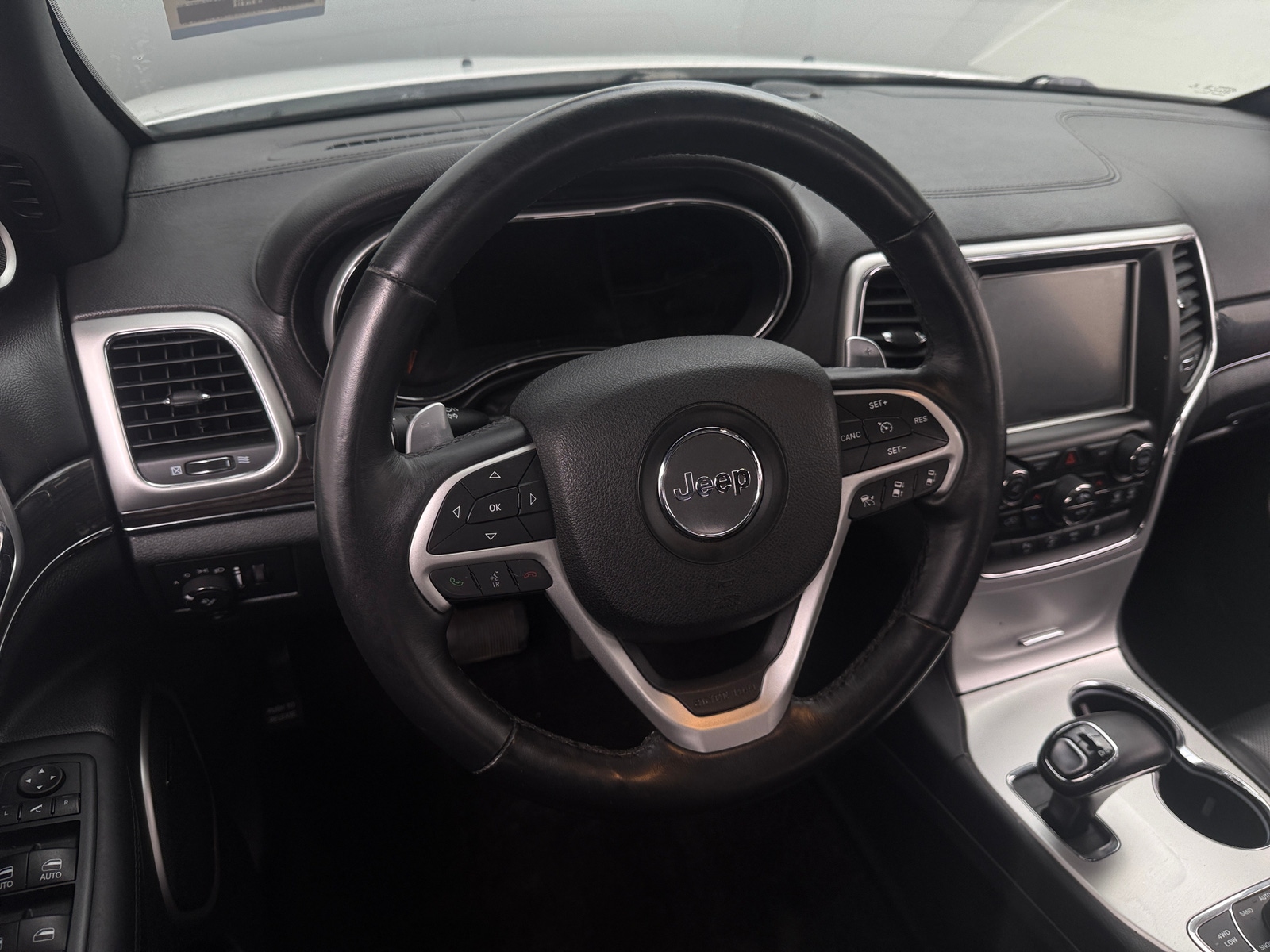Thumbnail: 2015 Jeep Grand Cherokee - 4