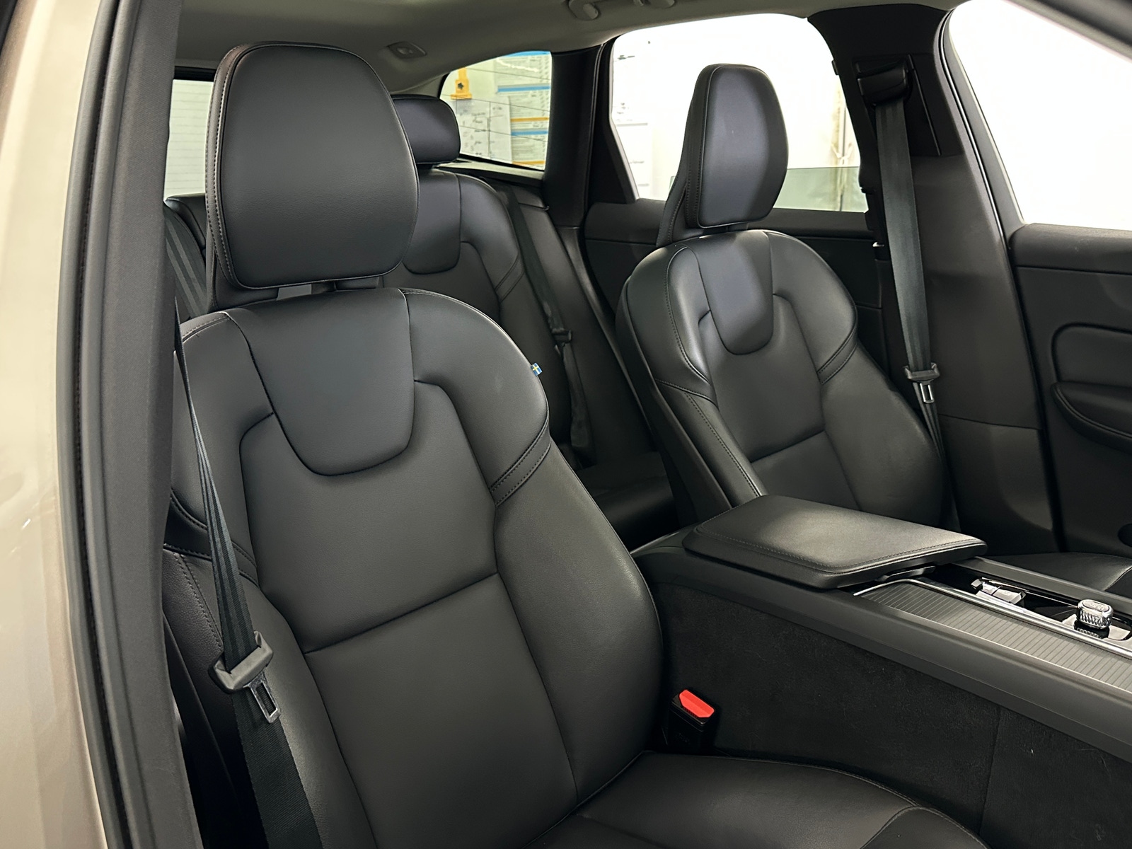 Thumbnail: 2025 Volvo XC60 - 2