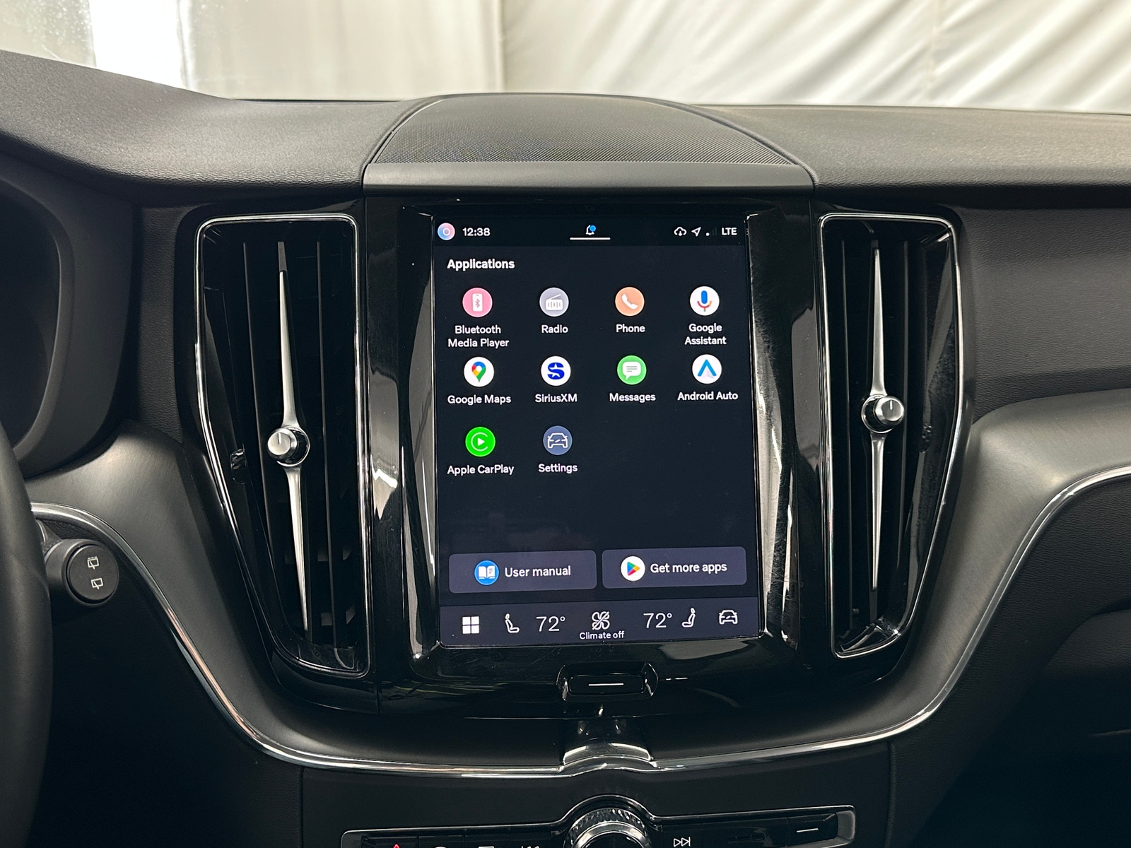 Thumbnail: 2025 Volvo XC60 - 4
