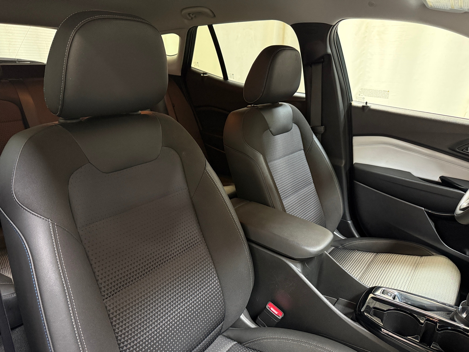 Thumbnail: 2025 Chevrolet Trax - 2