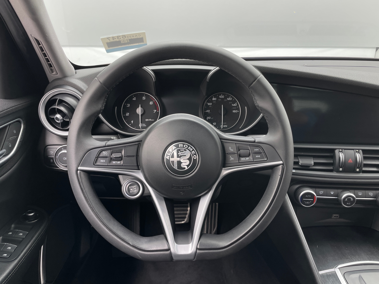 Thumbnail: 2019 Alfa Romeo Giulia - 4