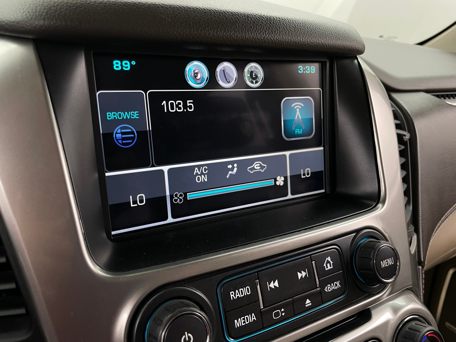 Thumbnail: 2015 Chevrolet Tahoe - 3