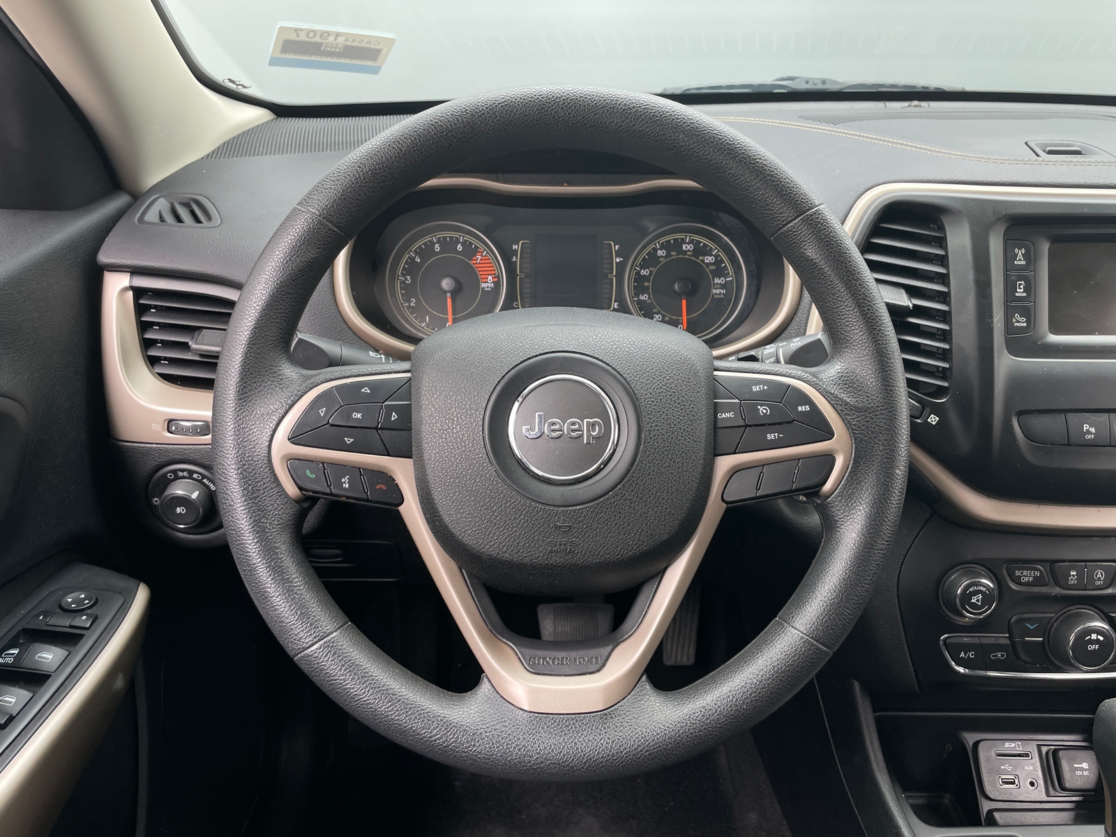 Thumbnail: 2018 Jeep Cherokee - 5