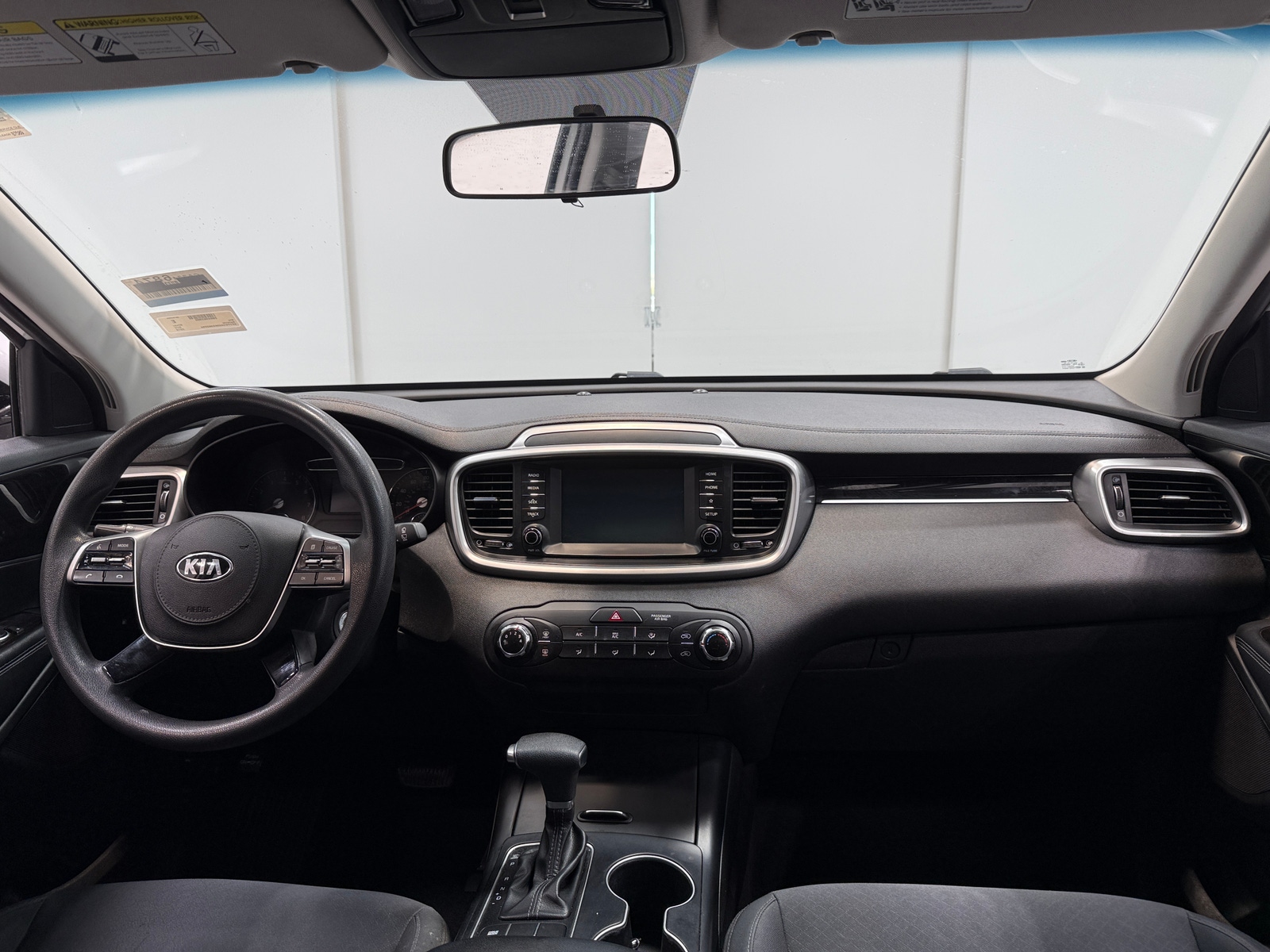 Thumbnail: 2019 Kia Sorento - 3