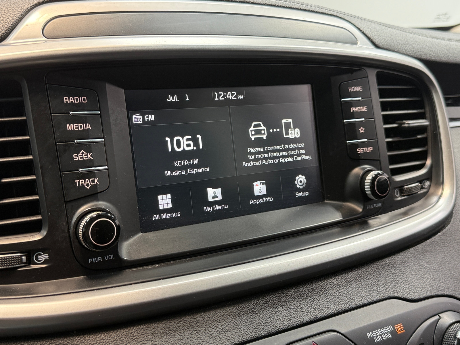 Thumbnail: 2019 Kia Sorento - 4