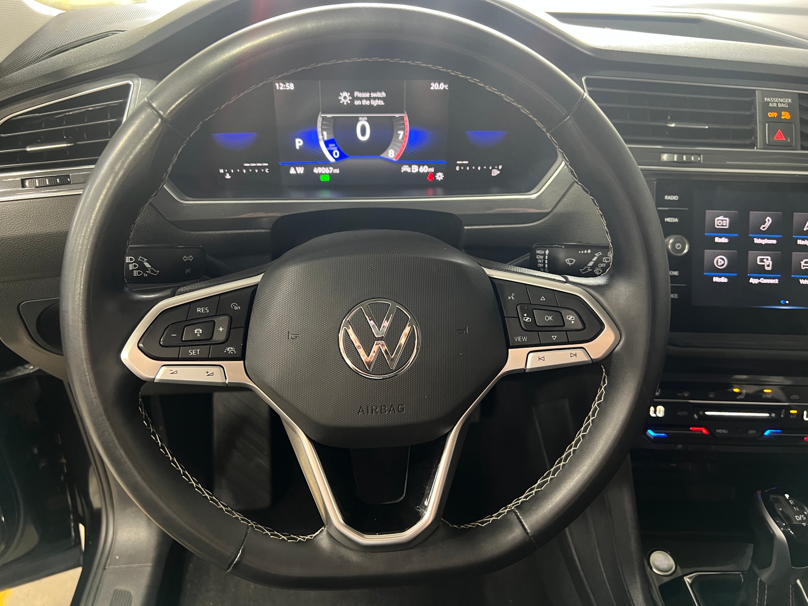 Thumbnail: 2023 Volkswagen Tiguan - 4