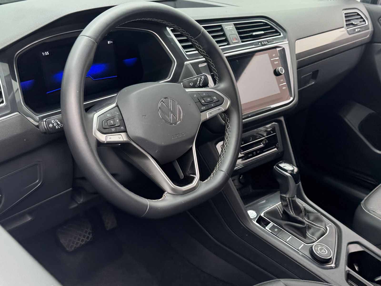 Thumbnail: 2023 Volkswagen Tiguan - 5