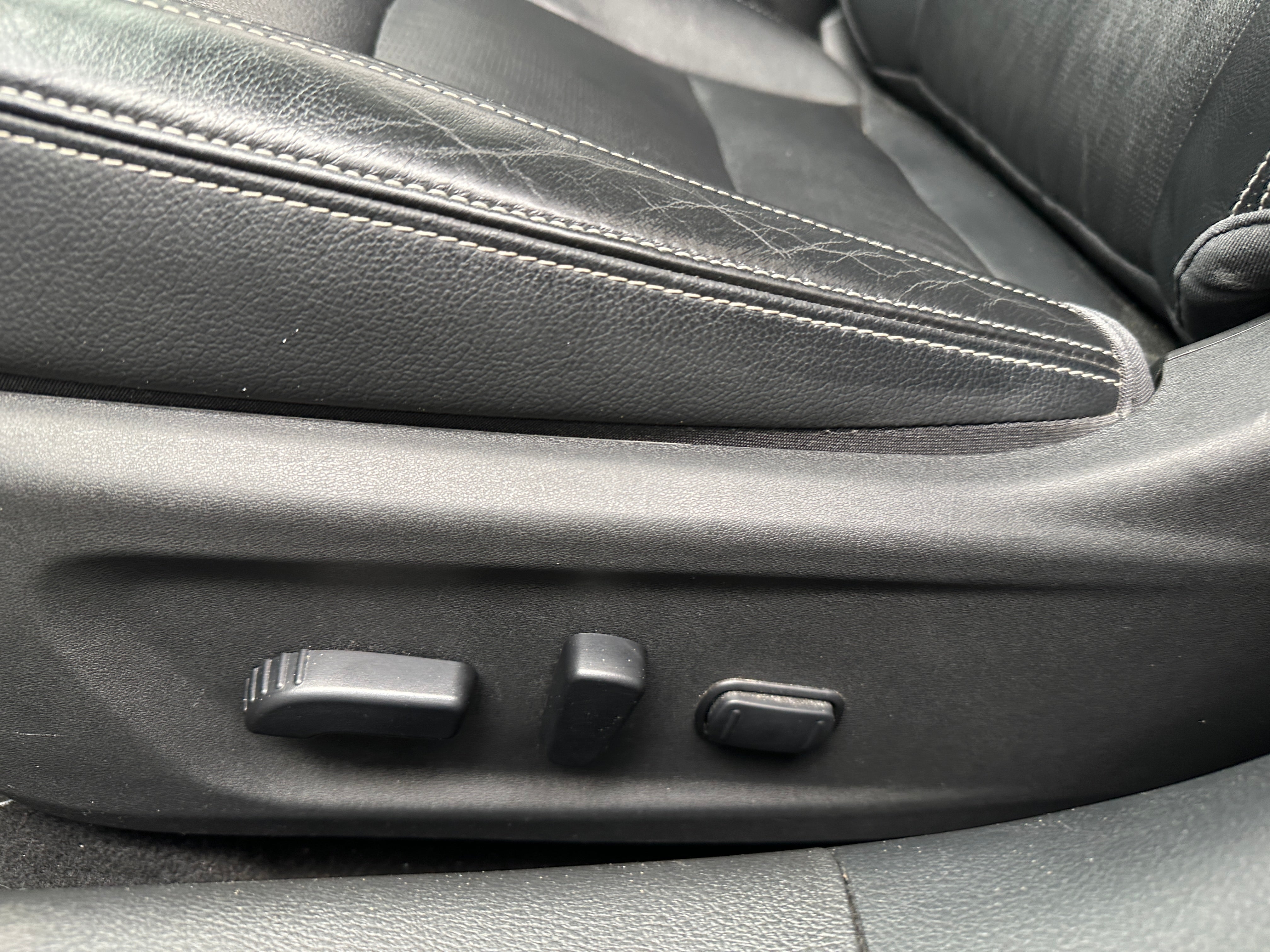 Used 2019 Nissan Altima SL with VIN 1N4BL4EV7KC101409 for sale in Pewaukee, WI