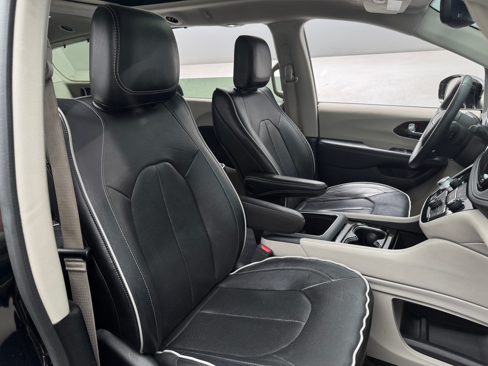 Thumbnail: 2023 Chrysler Pacifica - 2