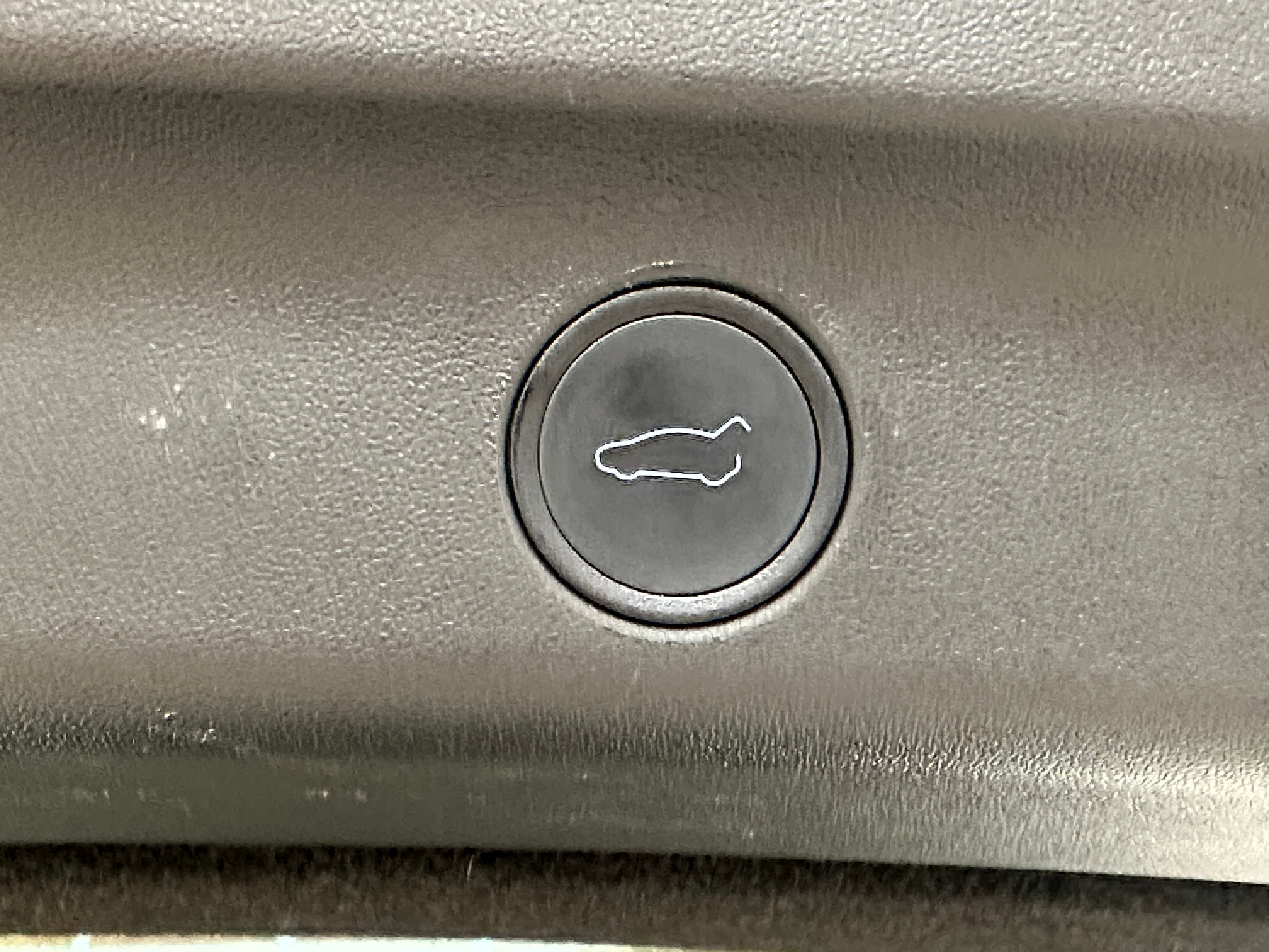 Used 2020 Tesla Model Y Long Range with VIN 5YJYGDEE4LF051016 for sale in Auburn, WA