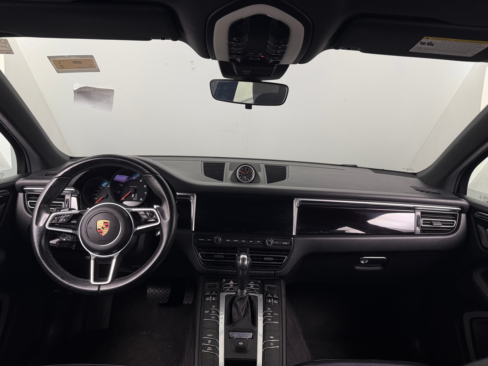 Thumbnail: 2021 Porsche Macan - 2