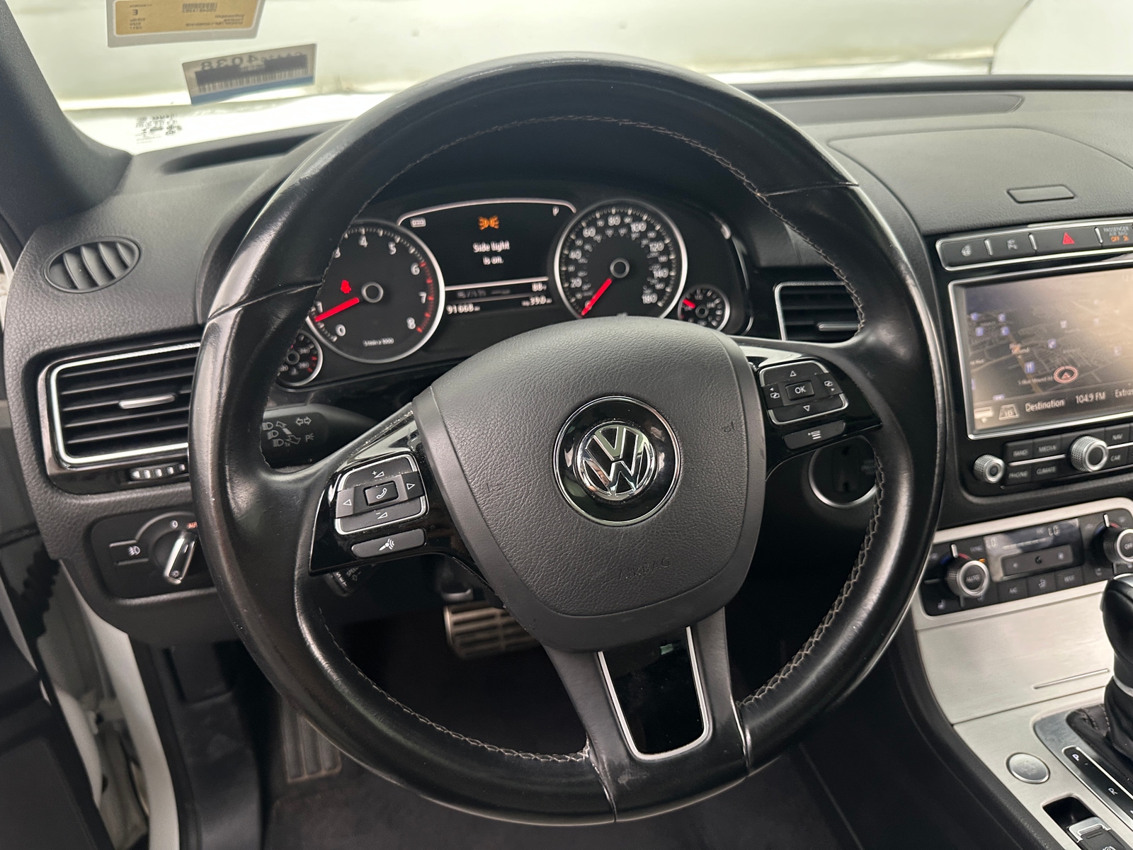 Thumbnail: 2017 Volkswagen Touareg - 4