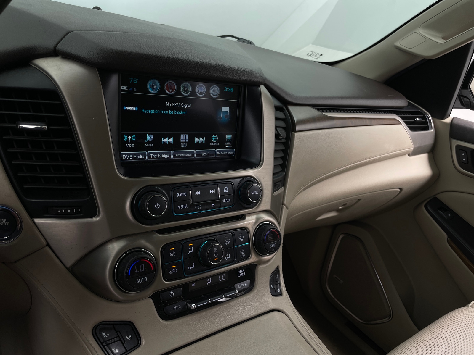 Thumbnail: 2020 GMC Yukon XL - 3