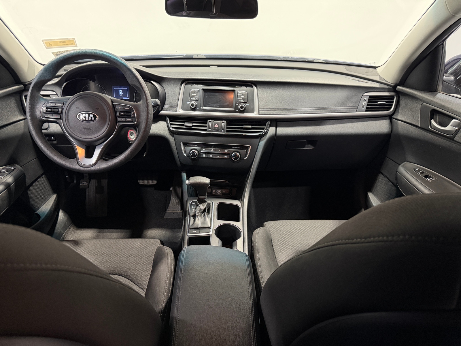 Thumbnail: 2017 Kia Optima - 3