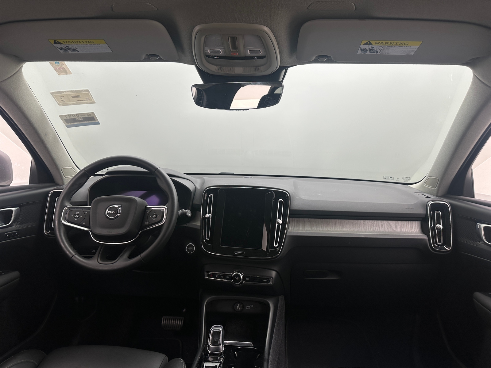 Thumbnail: 2024 Volvo XC40 - 2