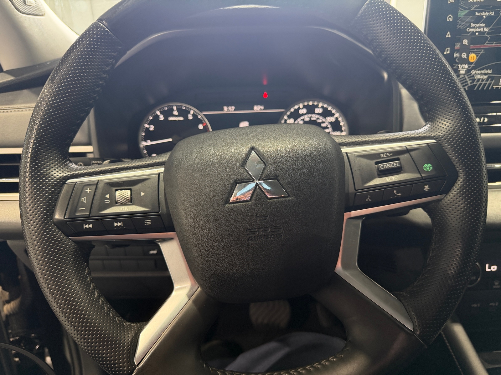 Thumbnail: 2025 Mitsubishi Outlander - 4