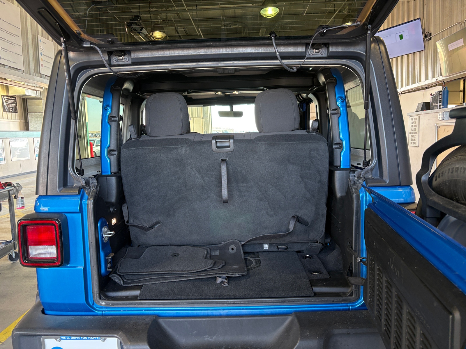 Thumbnail: 2023 Jeep Wrangler - 5