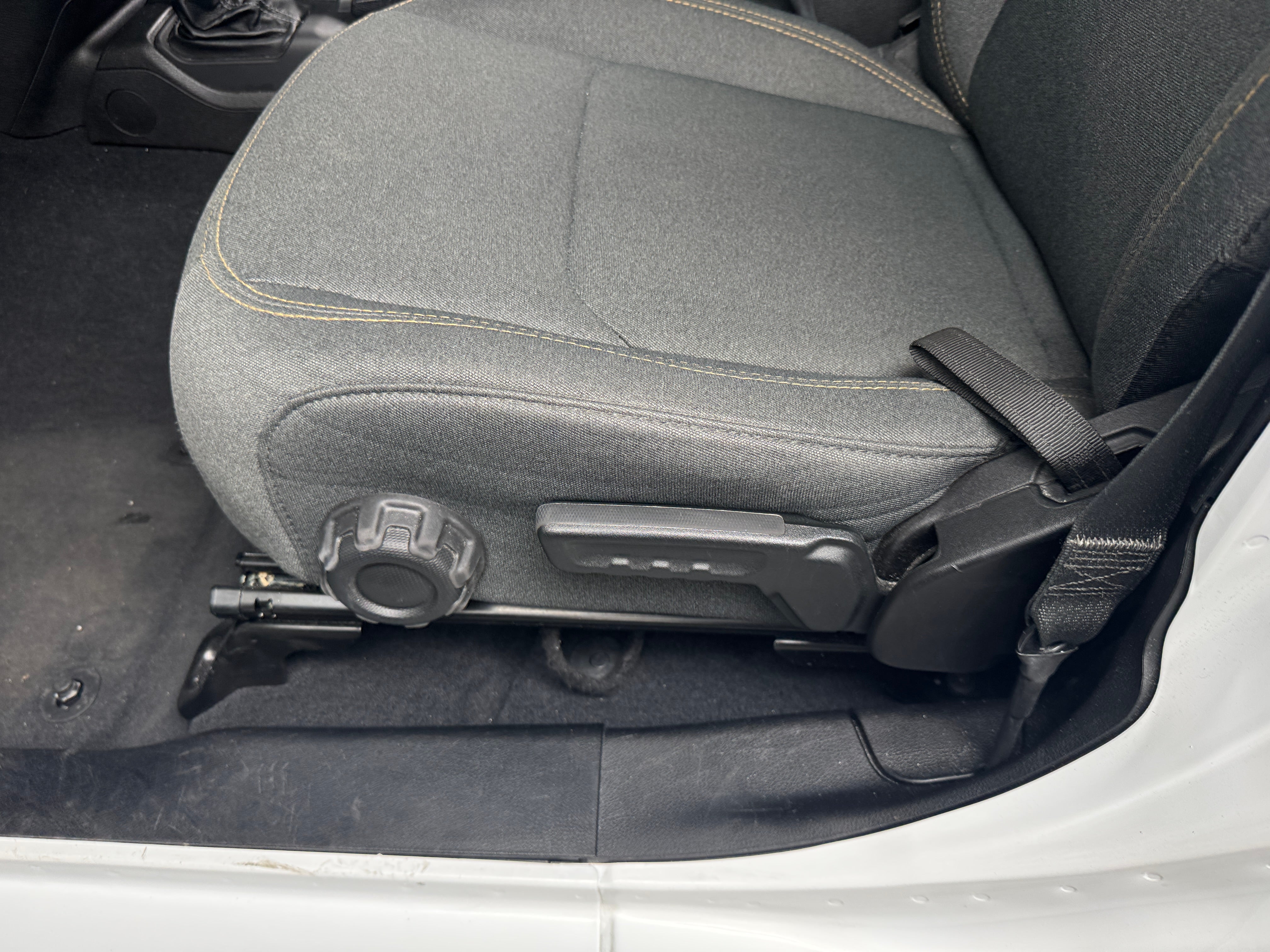 2025 Jeep Wrangler 4-Door Sahara - Photo 2
