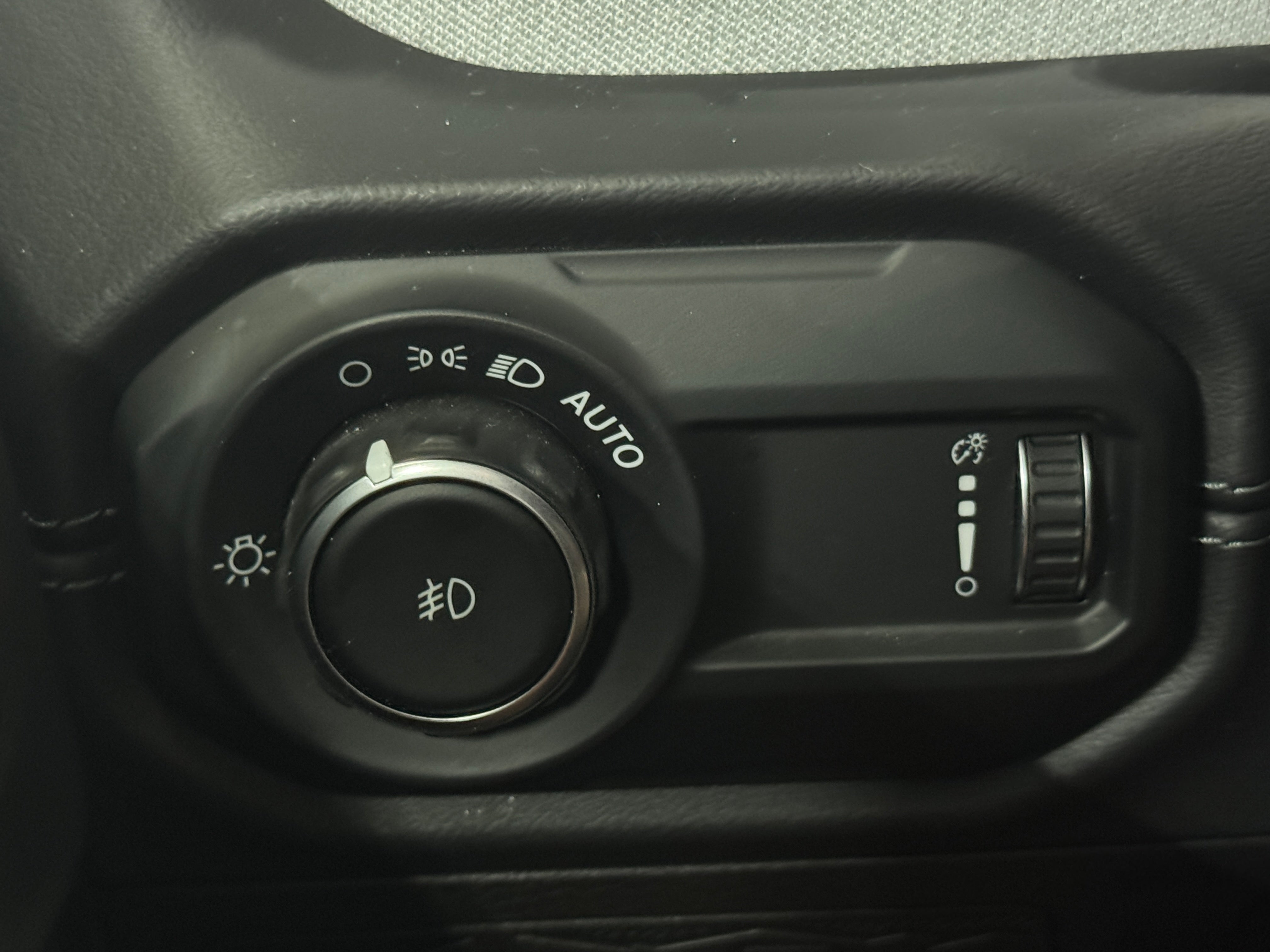 2025 Jeep Wrangler 4-Door Sahara - Photo 10