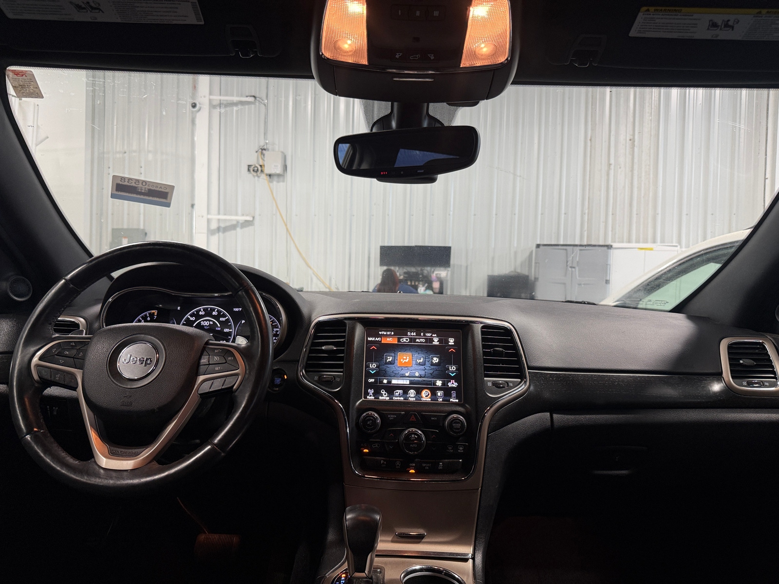 Thumbnail: 2017 Jeep Grand Cherokee - 3