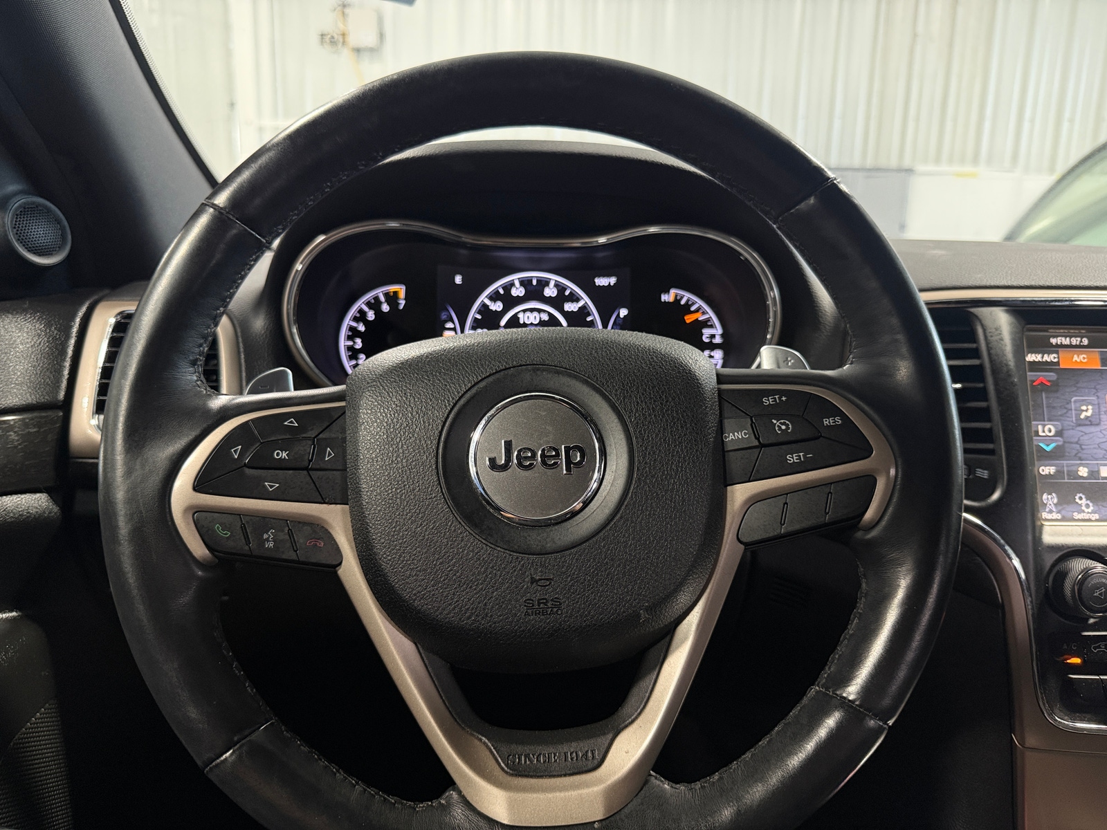 Thumbnail: 2017 Jeep Grand Cherokee - 5