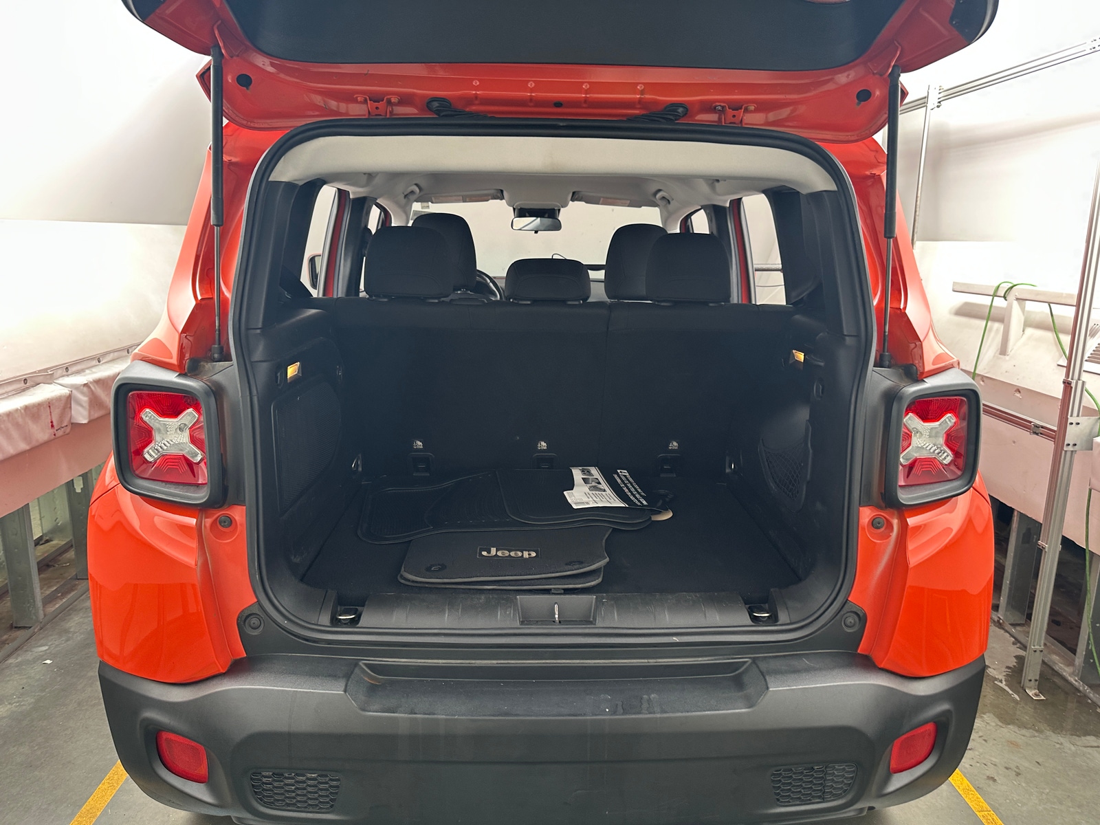 Thumbnail: 2016 Jeep Renegade - 7