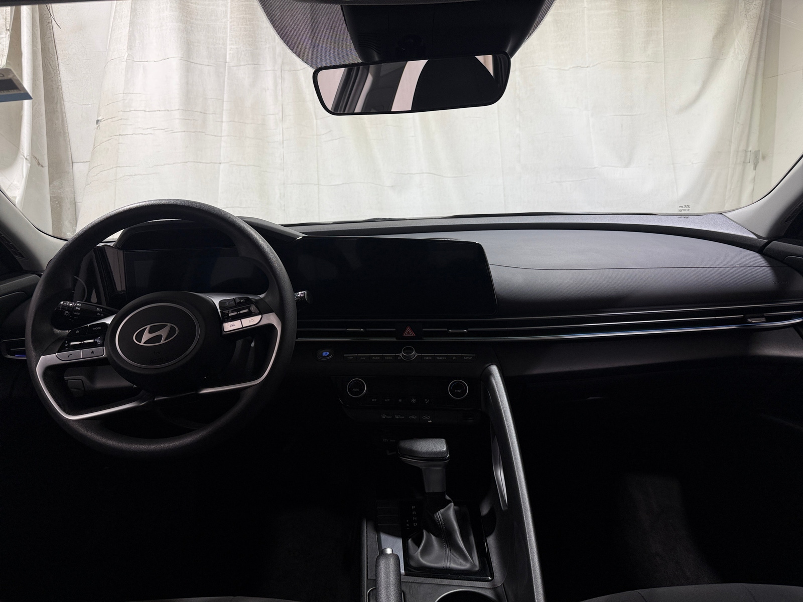 Thumbnail: 2024 Hyundai Elantra - 3