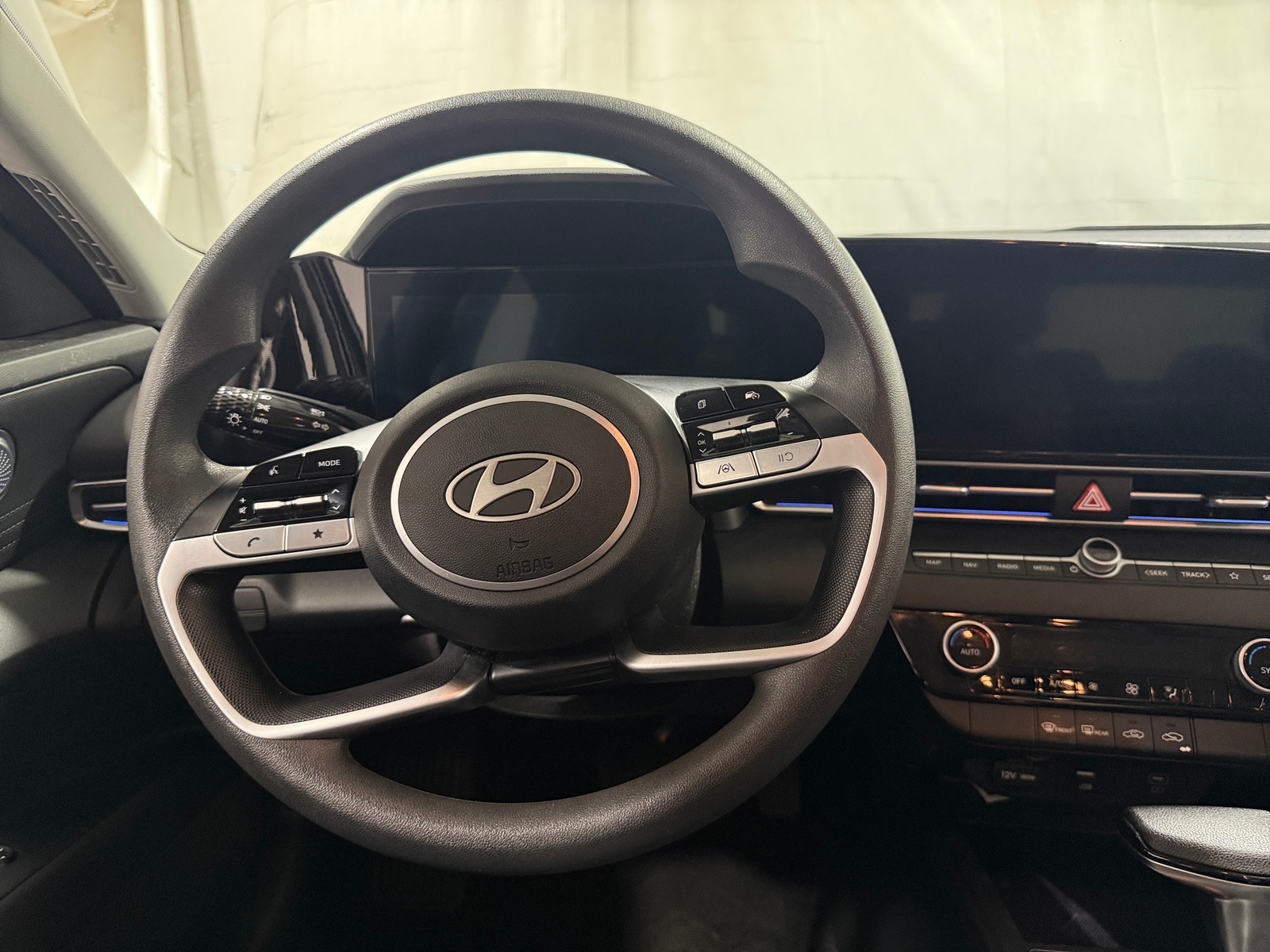Thumbnail: 2024 Hyundai Elantra - 5