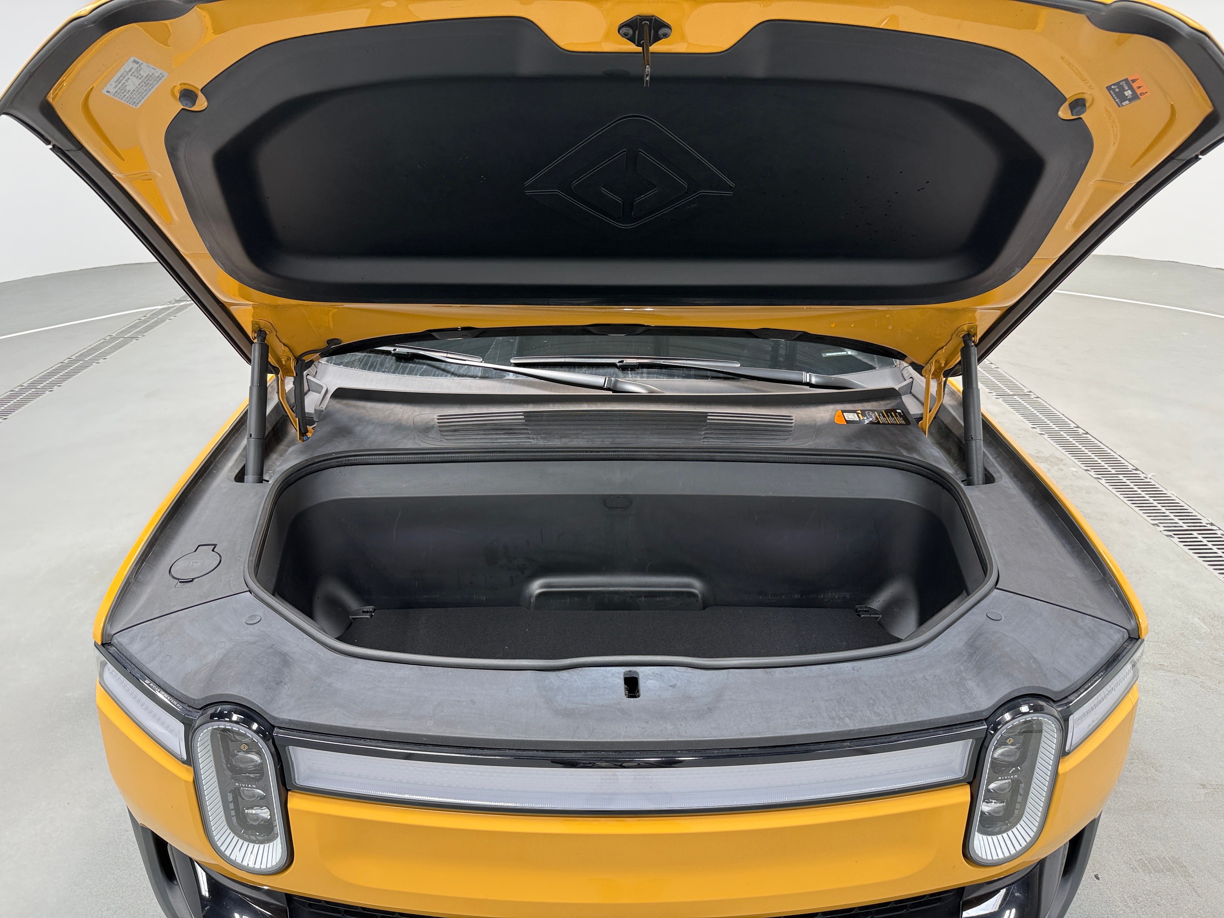 Used 2023 Rivian R1S Adventure with VIN 7PDSGABA7PN019098 for sale in Auburn, WA