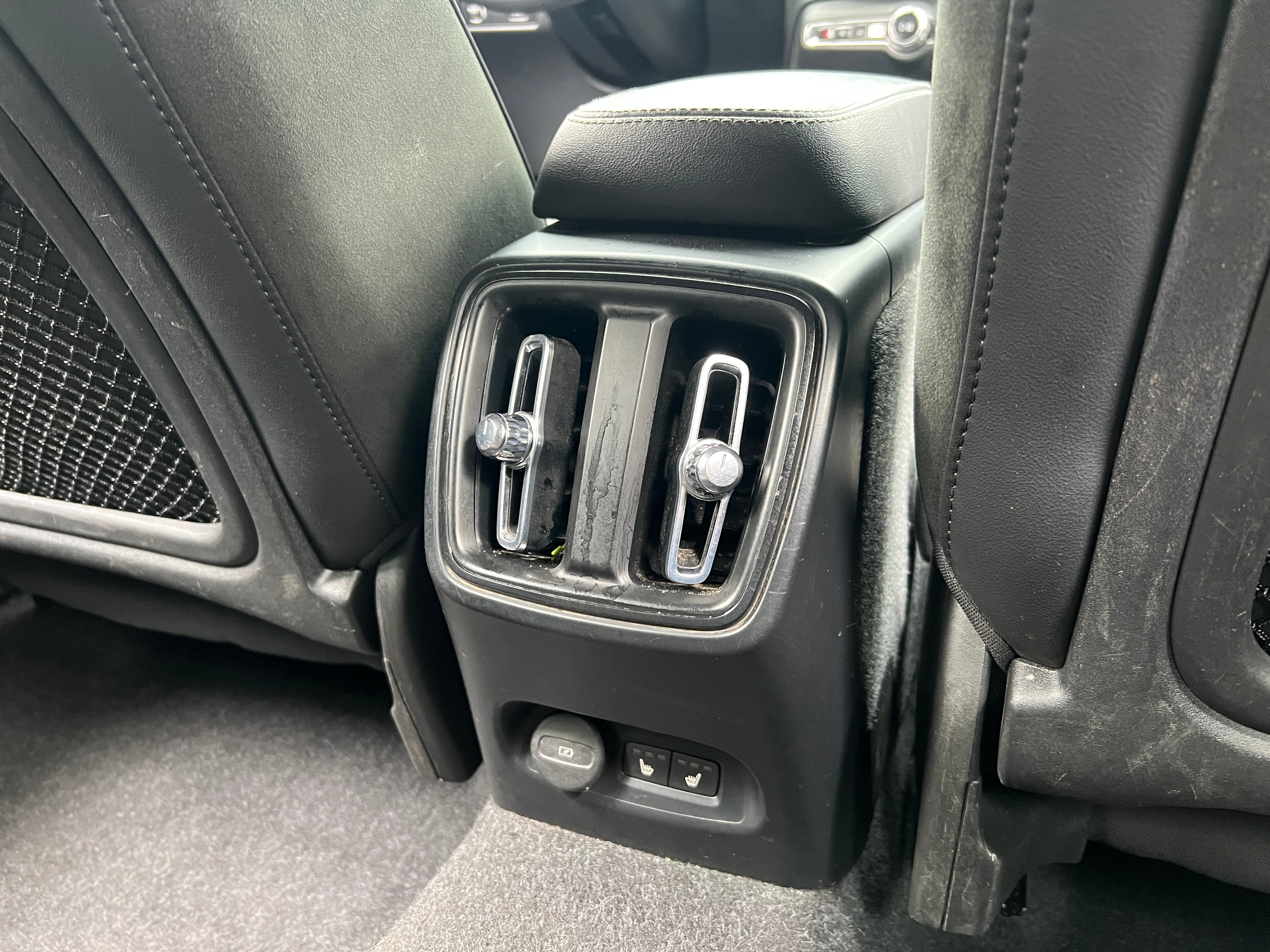 Used 2022 Volvo XC40 Plus with VIN YV4ED3UR5N2648172 for sale in Oak Creek, WI