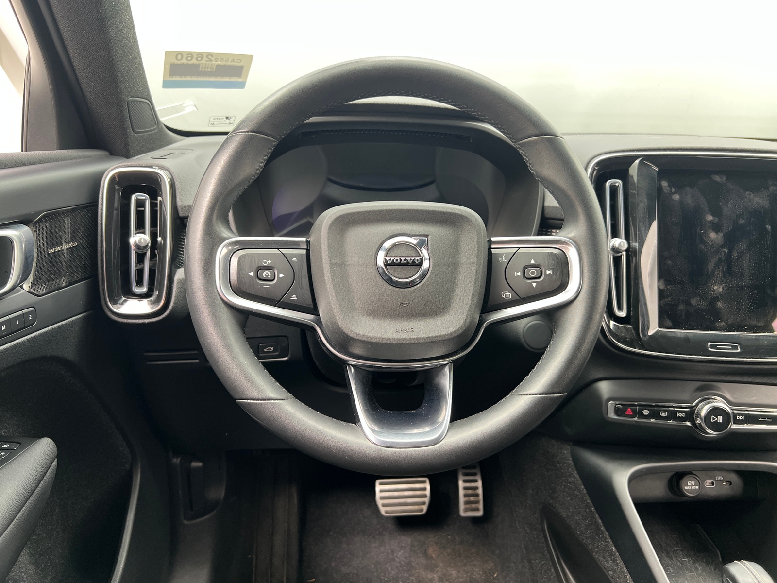Thumbnail: 2022 Volvo XC40 - 4