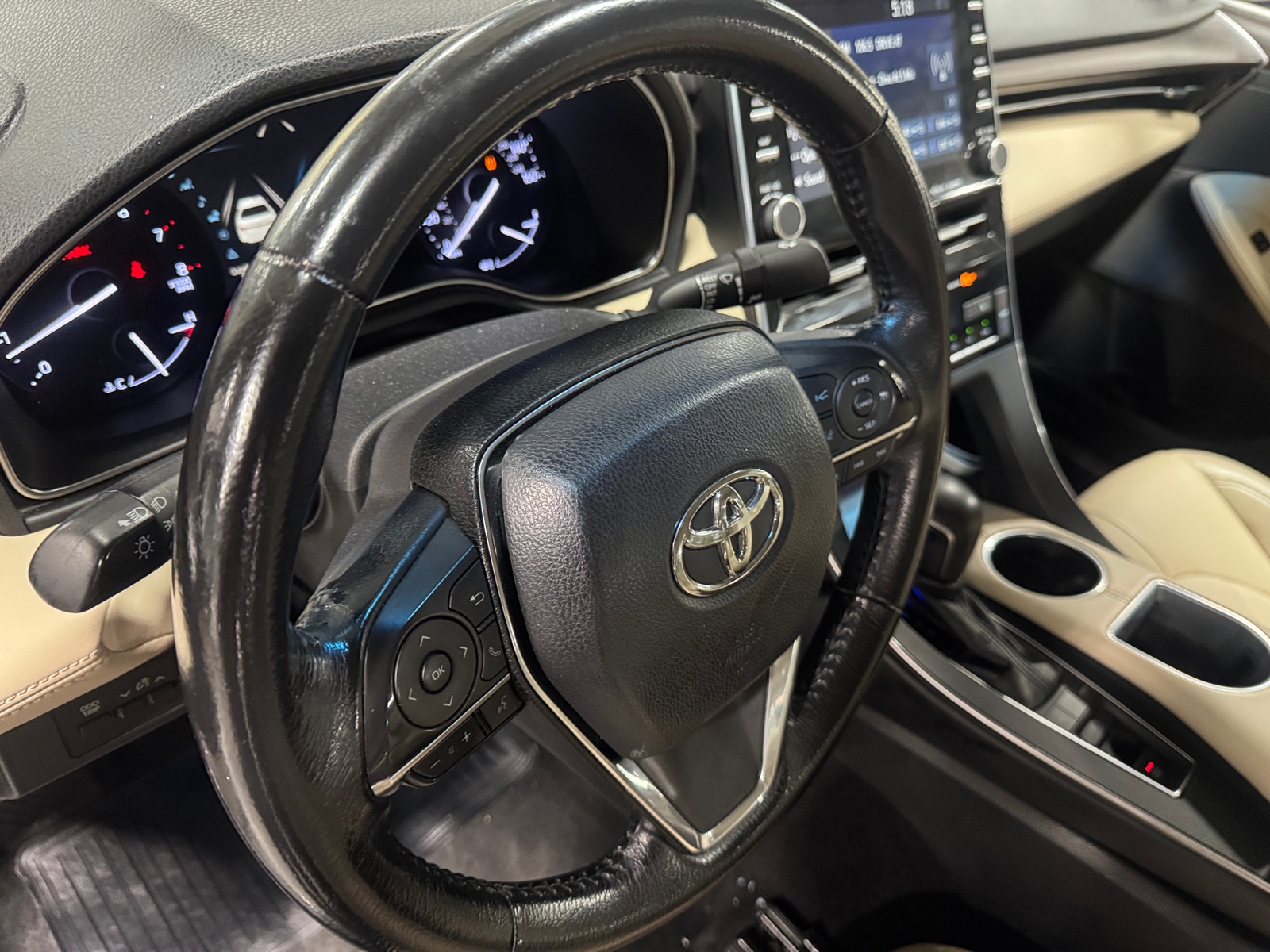 Thumbnail: 2019 Toyota Avalon - 5