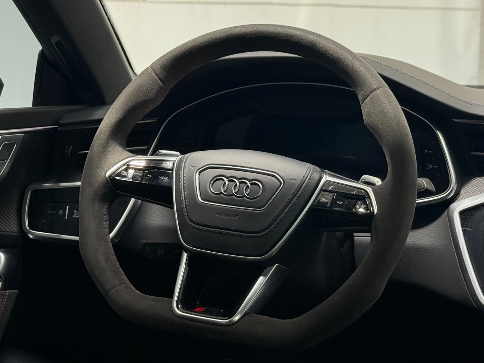 Thumbnail: 2025 Audi RS 7 - 4