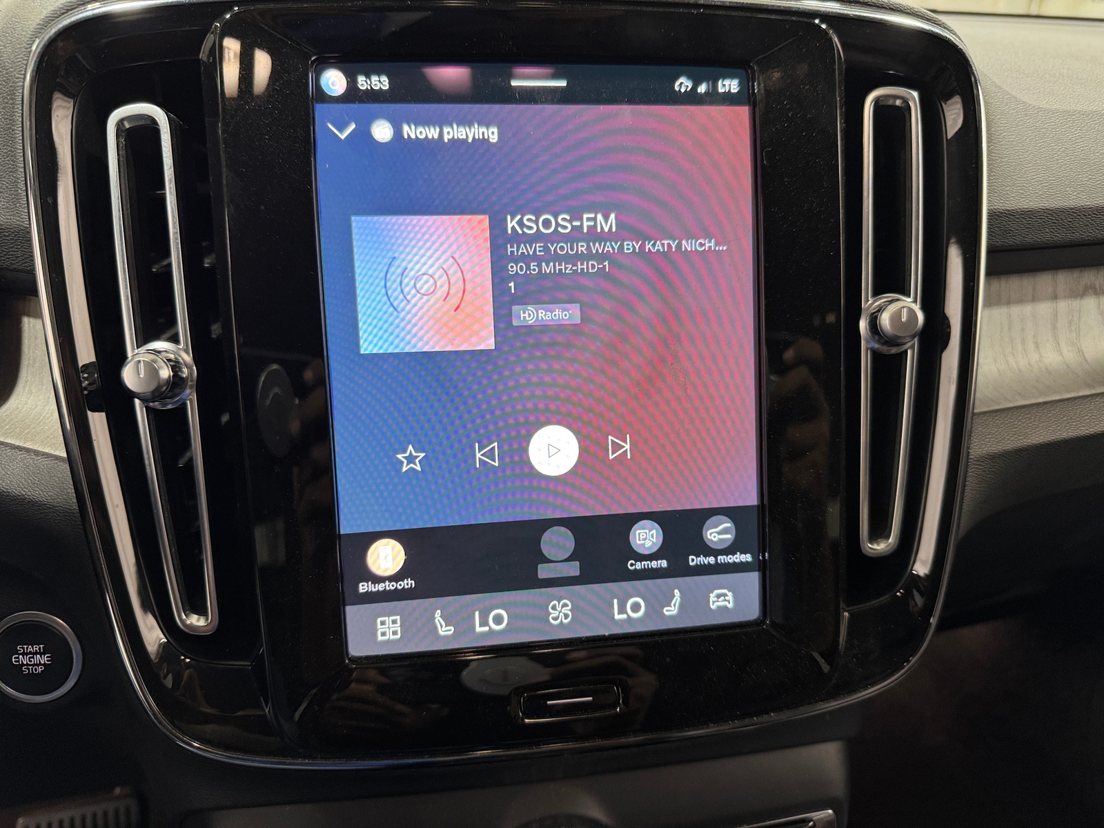 Thumbnail: 2023 Volvo XC40 - 3