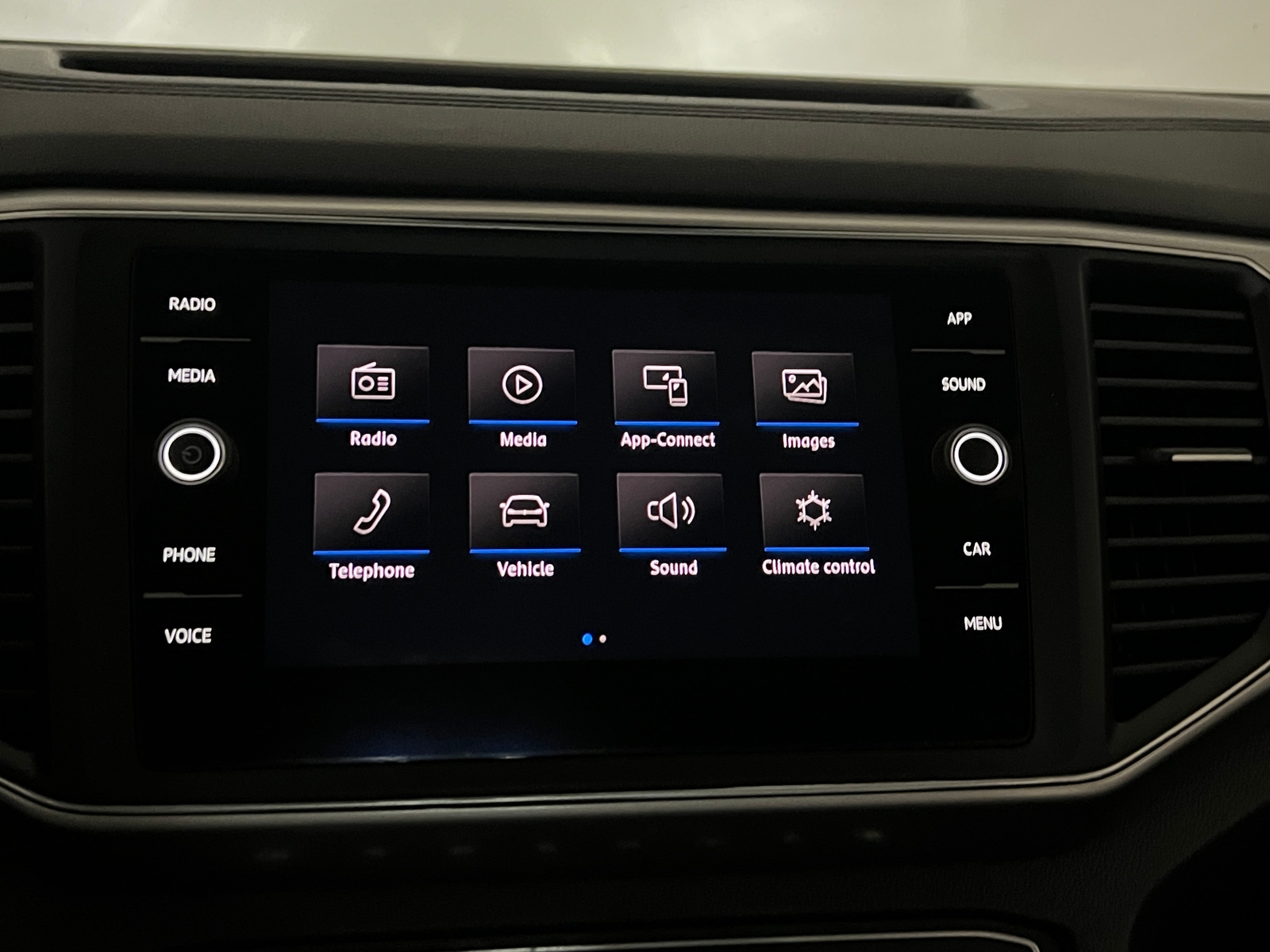 Thumbnail: 2019 Volkswagen Atlas - 3