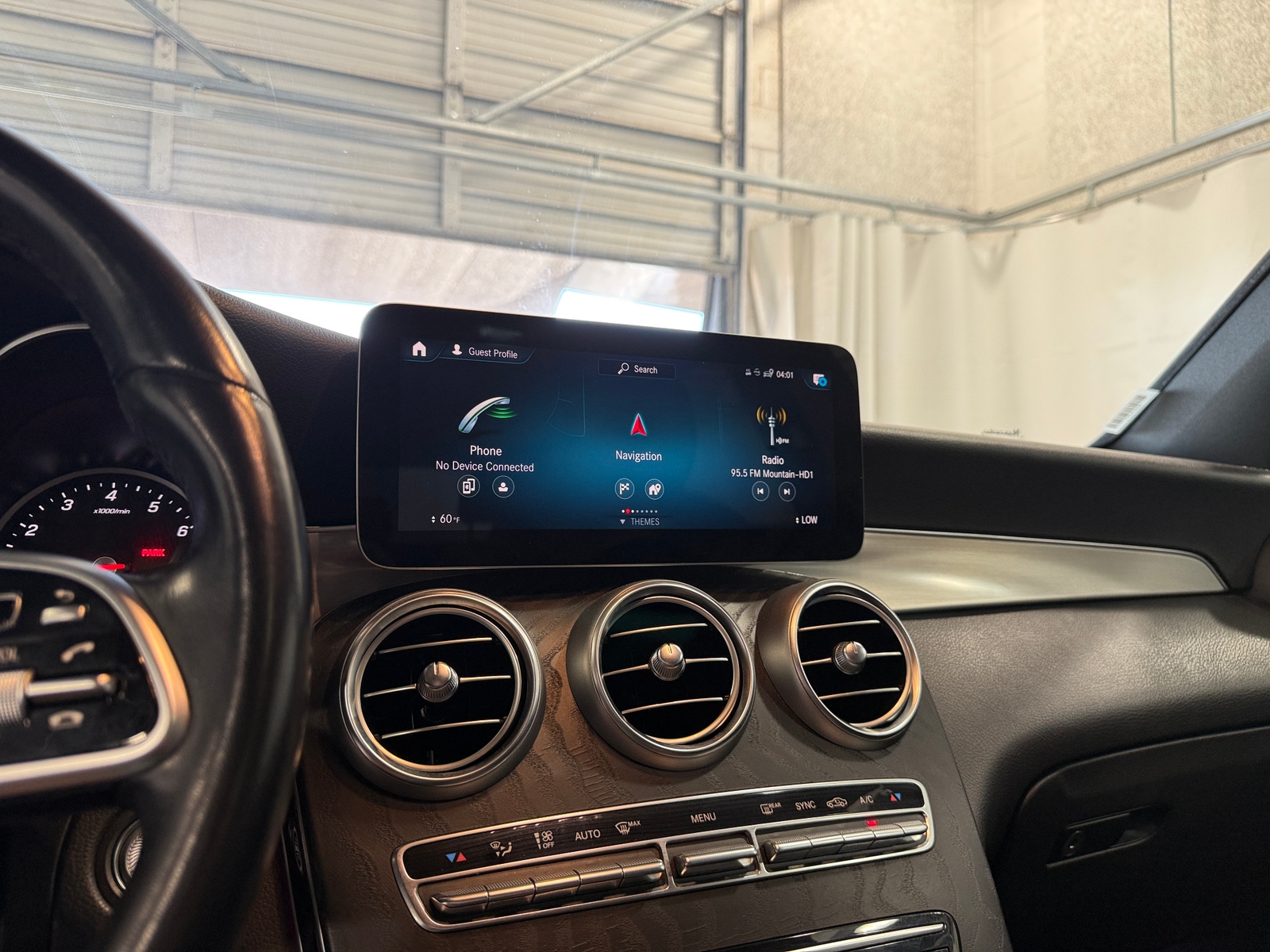 Thumbnail: 2022 Mercedes-Benz GLC - 3